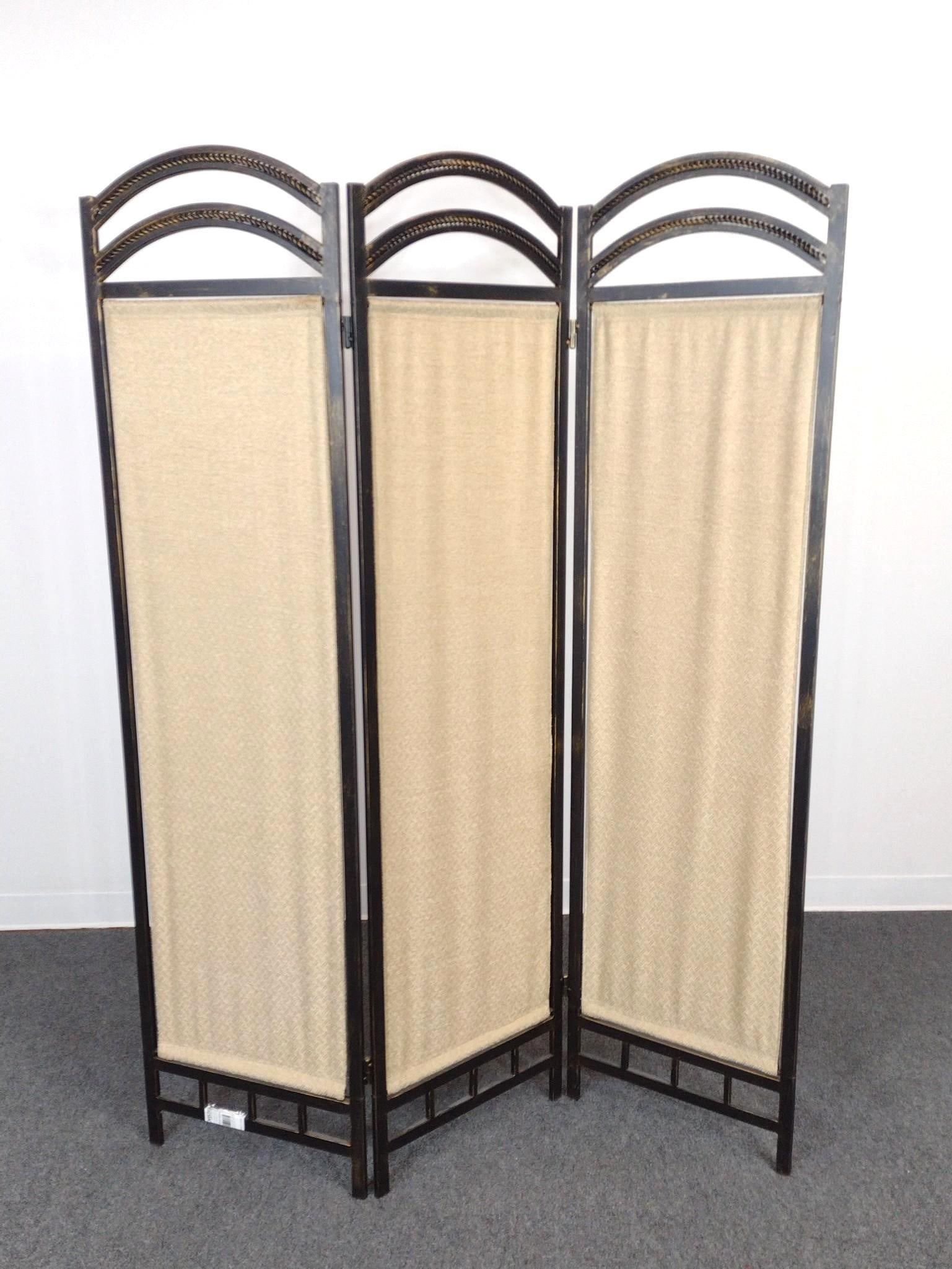 Room Screen (1 of 2)