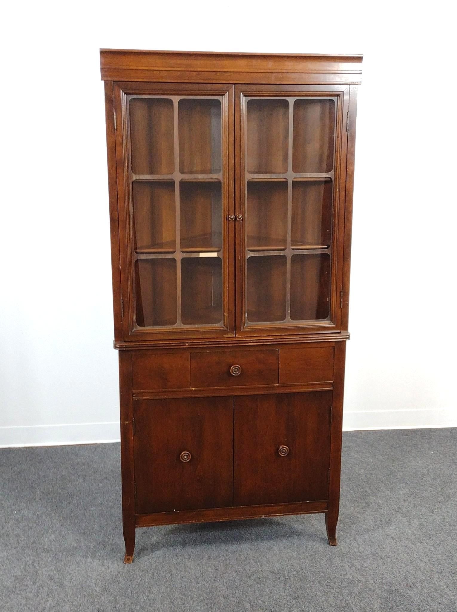 Corner Cabinet (1 of 5)