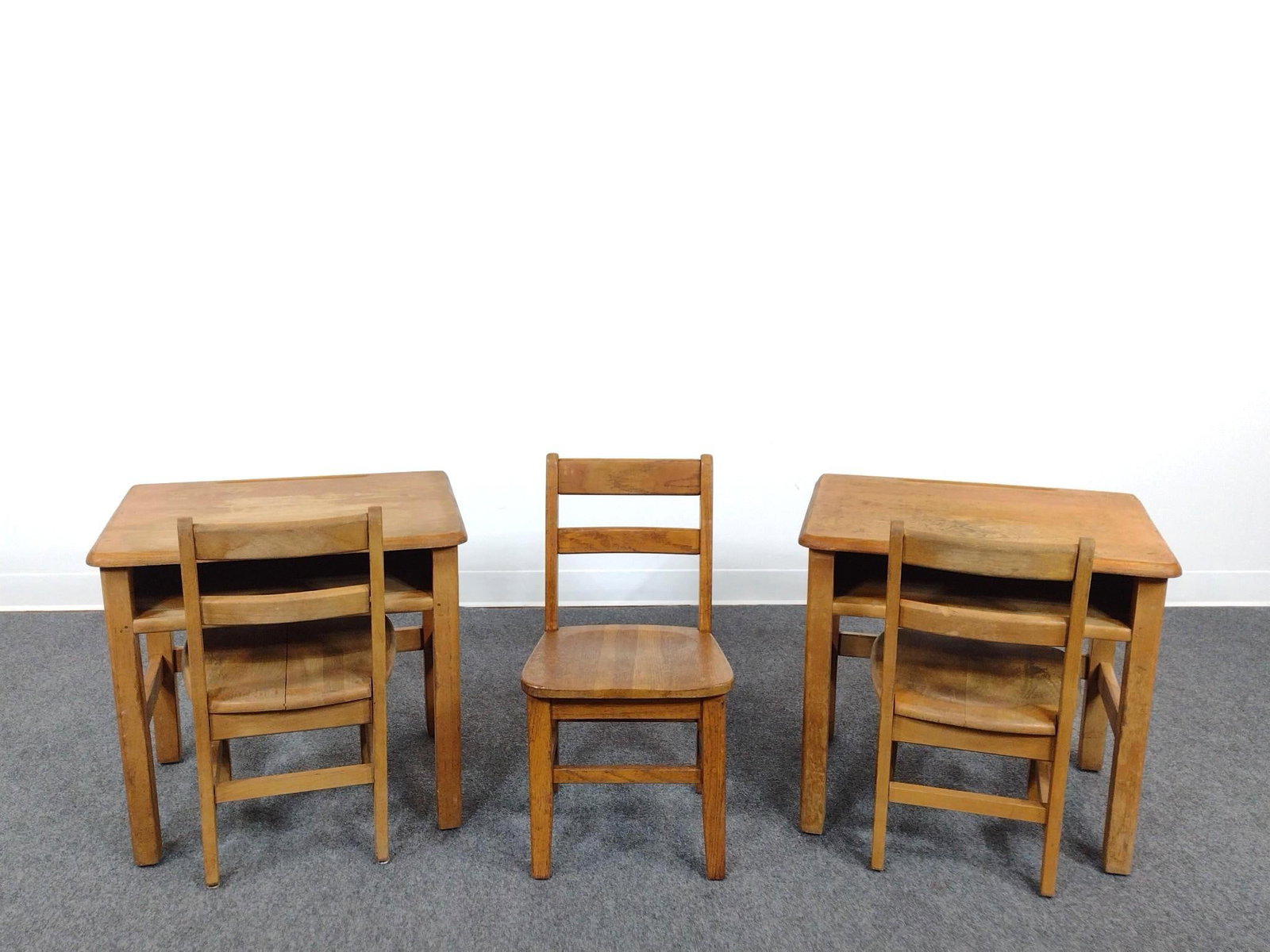 2 Childs Desks & 3 Chairs (1 of 10)