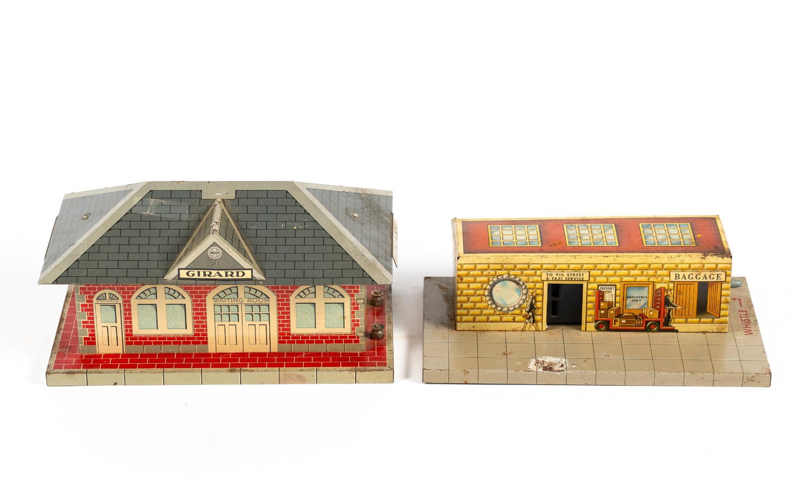 Marx Model O-Gauge Train Station & Garage (1 of 2)