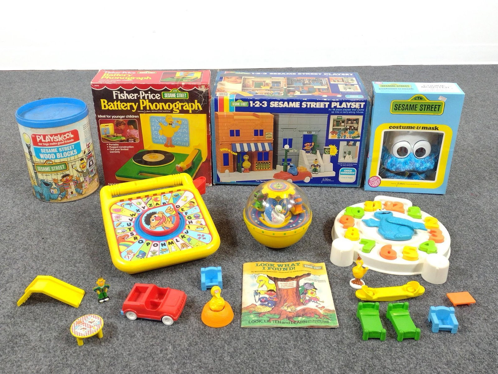 Sesame Street Toys Incl Cooke Monster Costume: Also includes Battery Phonograph, 1-2-3 Sesame St Playset and more