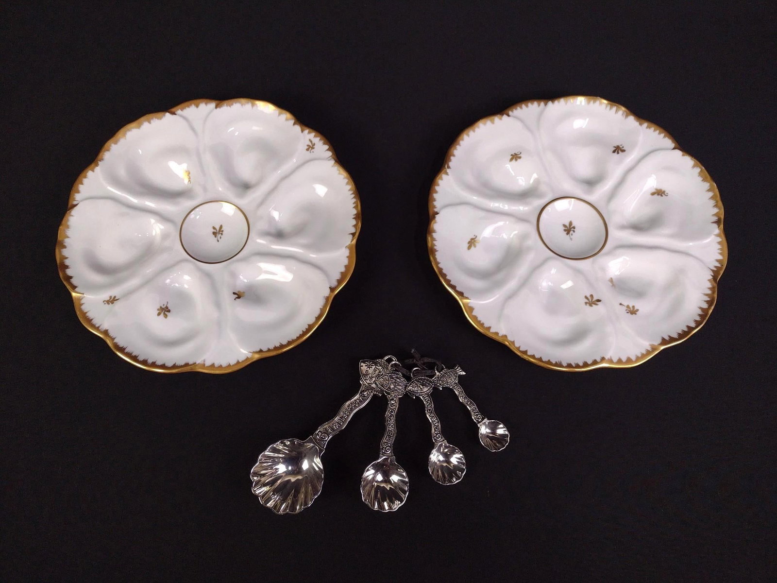 2 Hand Painted French Oyster Plates & Measuring Spoon Set (1 of 4)