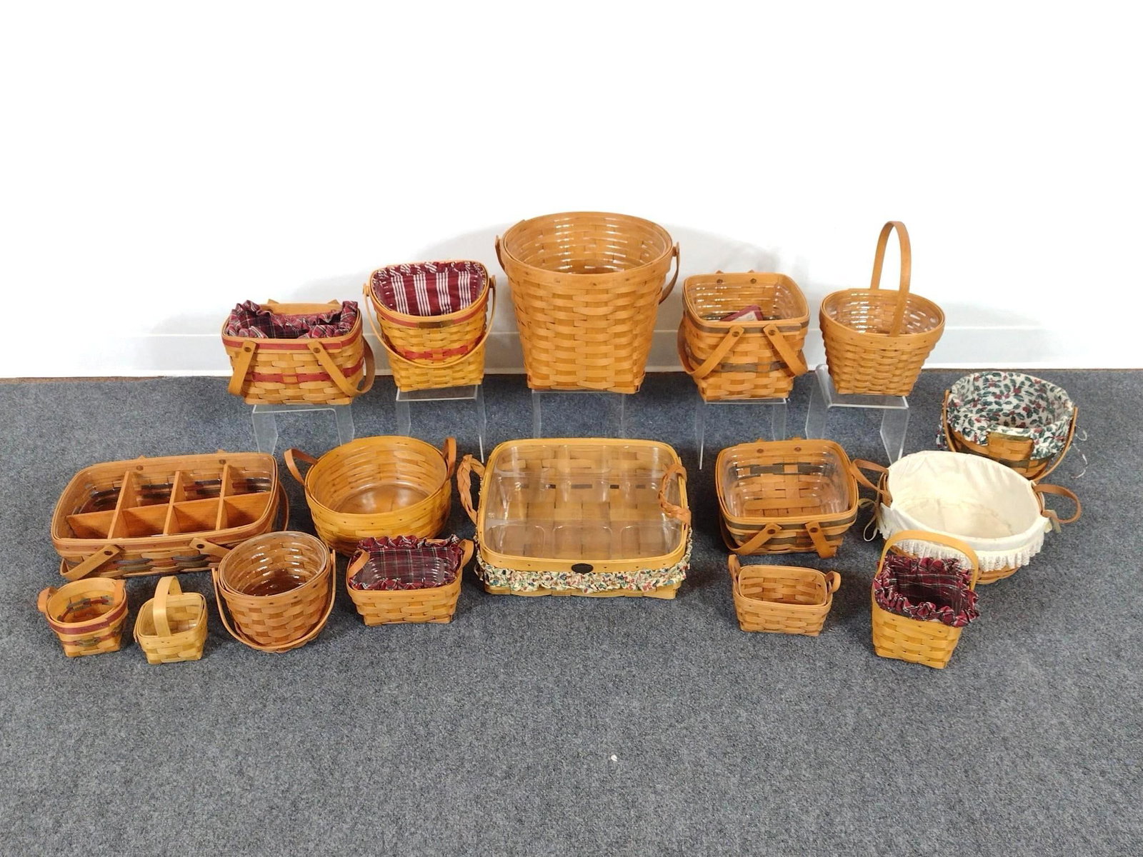 17 Longaberger Baskets (1 of 5)