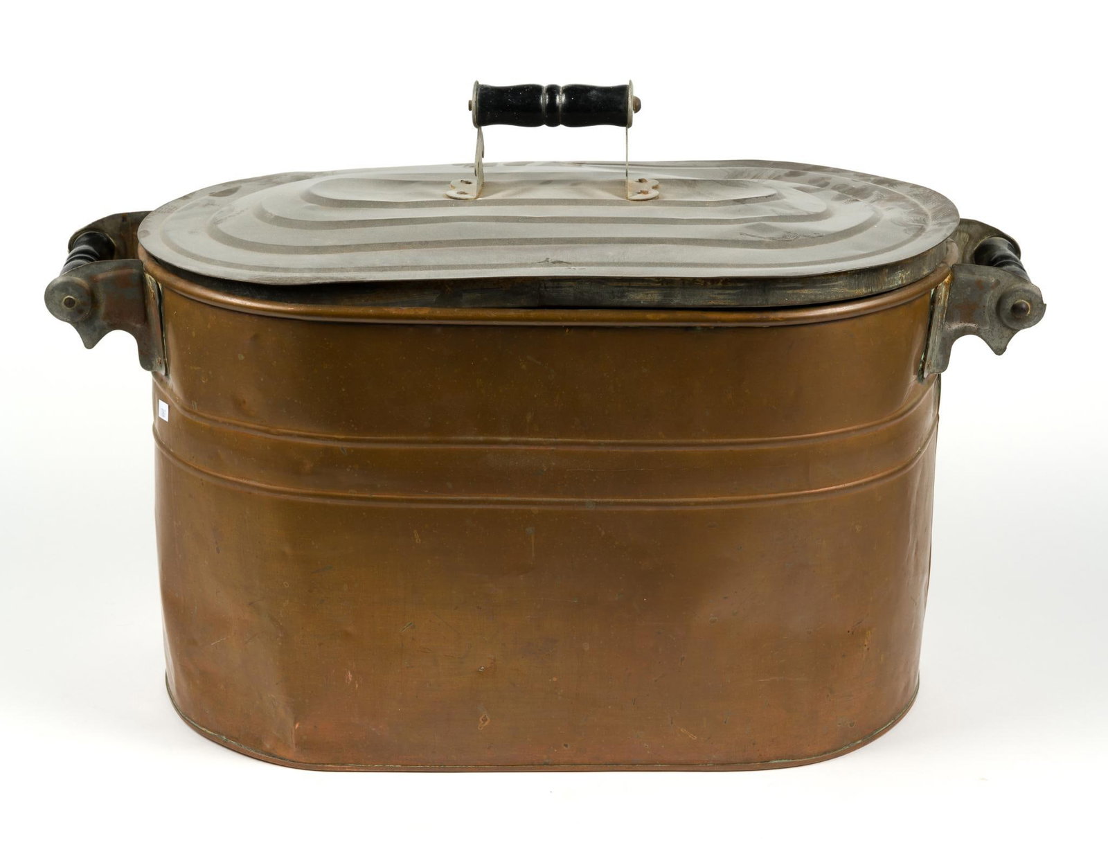 Copper Boiler Tub with Lid: Measures 25" x 11" x 17".