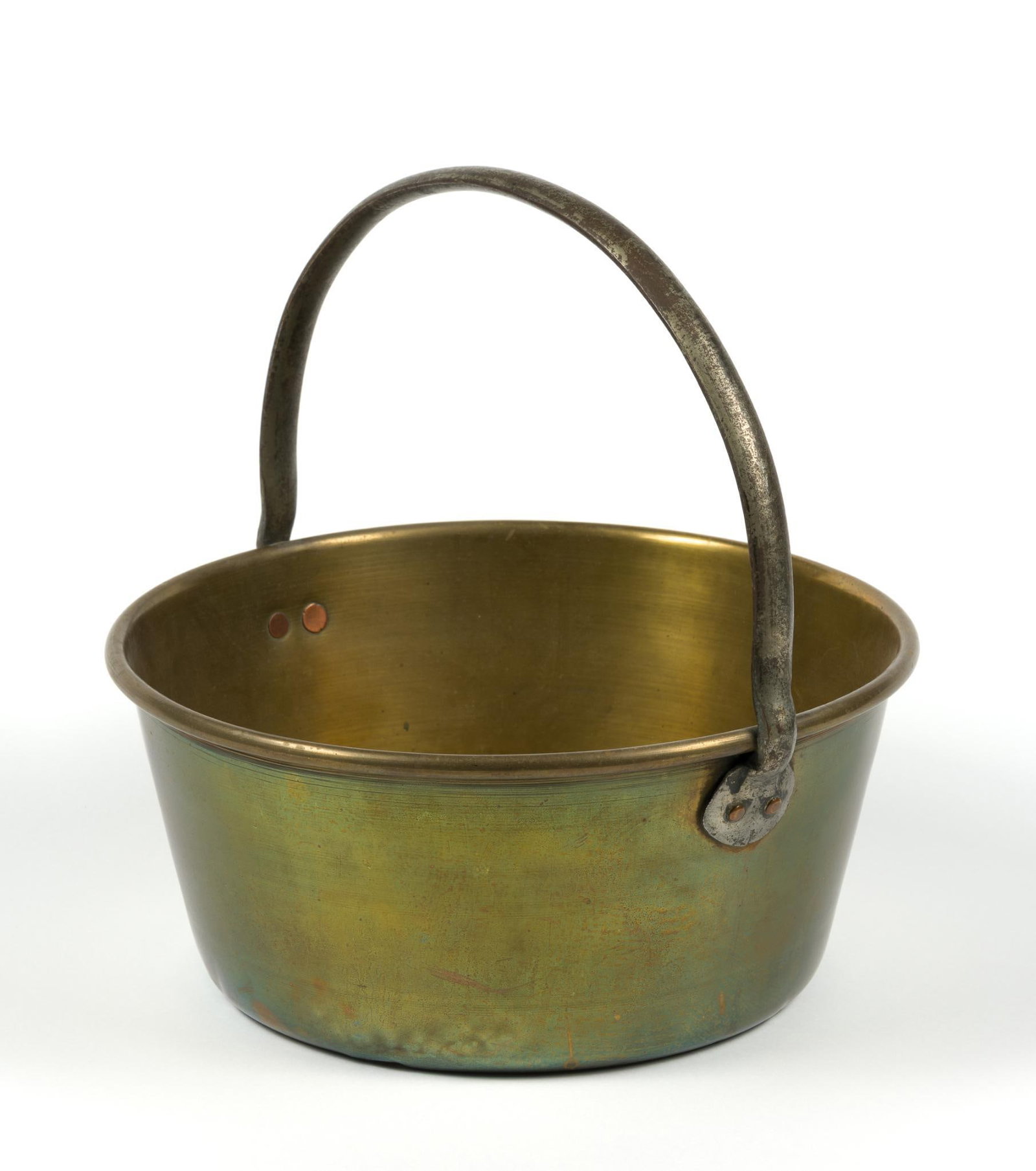 Brass Bucket With Handle: Measures 13" x 13" x 13".