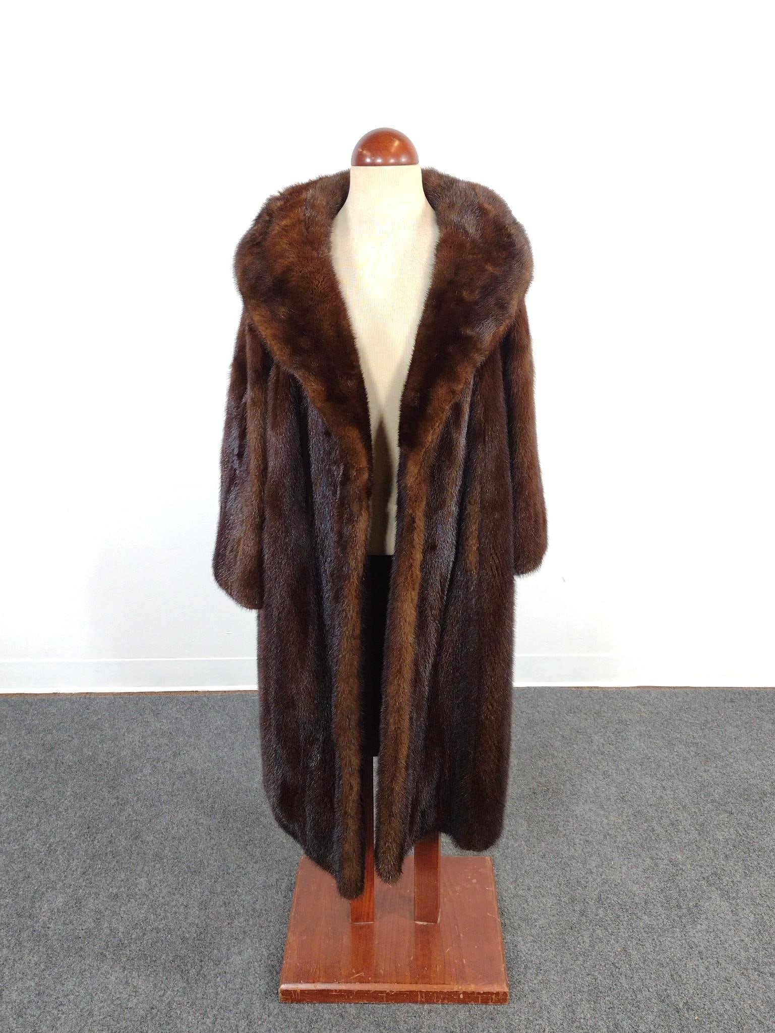 Shillito's Fur Salon Fur Coat (1 of 4)
