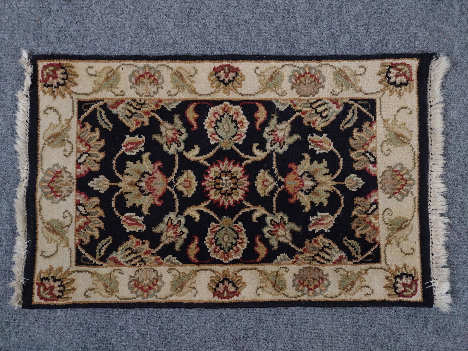 Accent Rug (1 of 4)