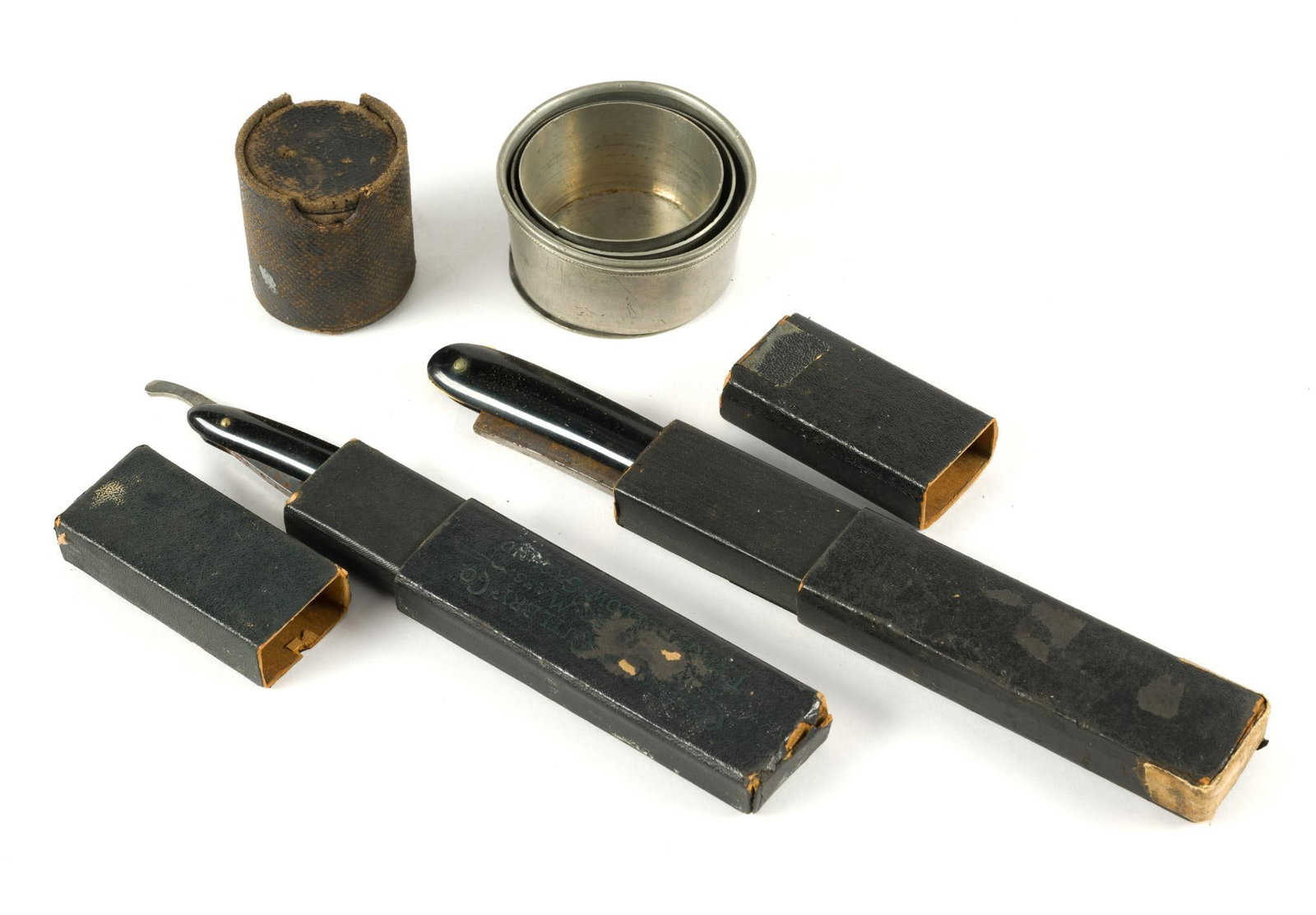 (Civil War Era) 3 Antique Shaving Items & Antique Jacks: Includes two razors and collapsible cup. Razors measure 6-1/4" to 6-3/4" long. Jacks are in leather container.?