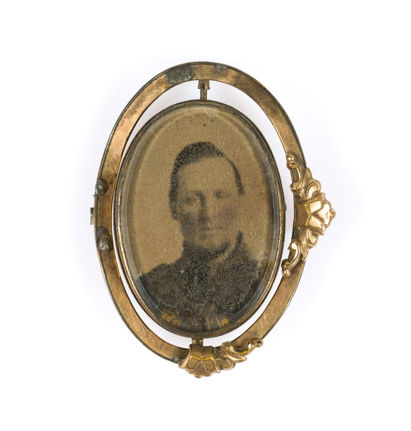 (Civil War Era) Civil War Soldier Photograph Reversible Mourning Brooch (1 of 3)