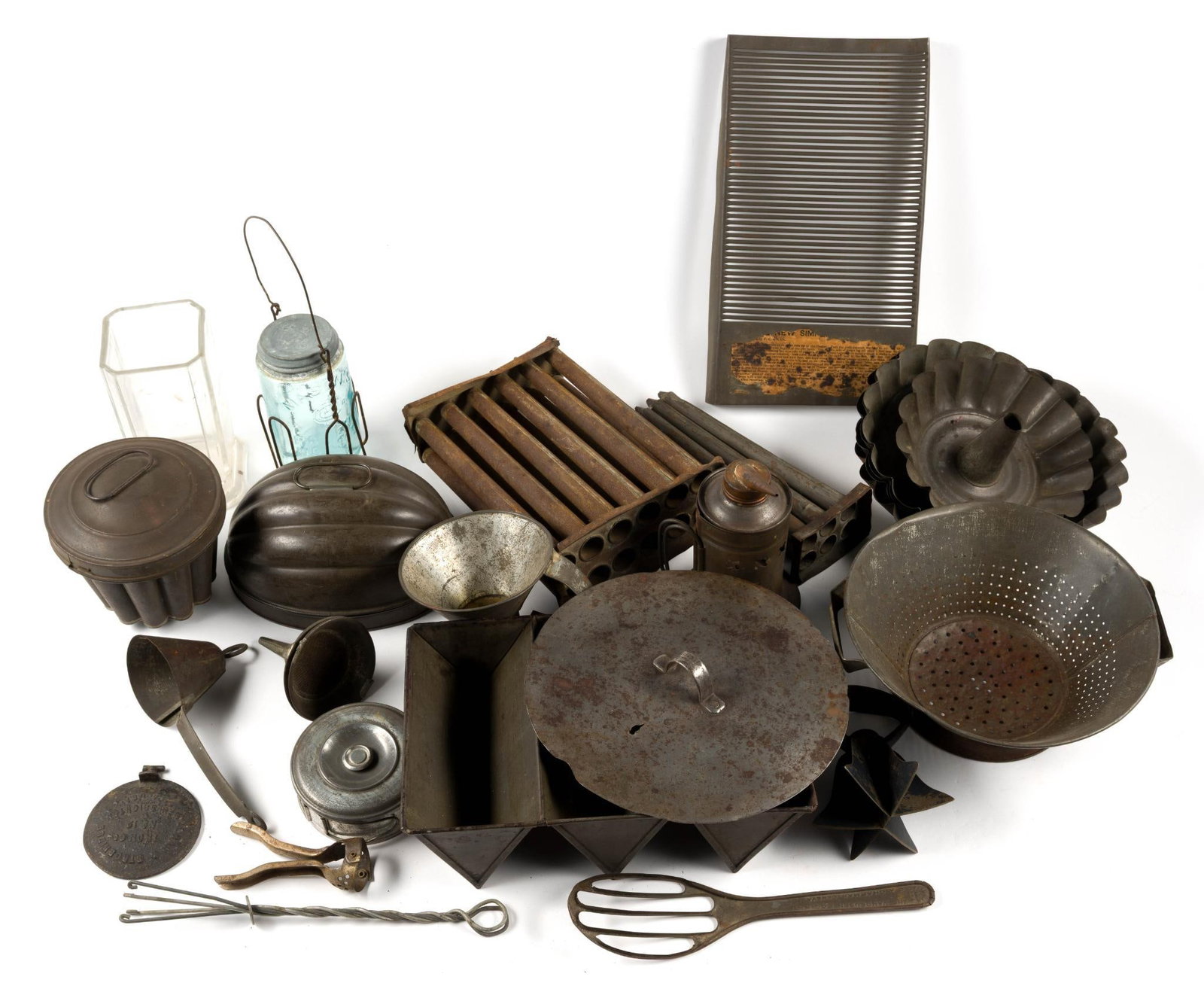 (Reconstruction Era) Assorted Vintage Kitchenware (1 of 5)