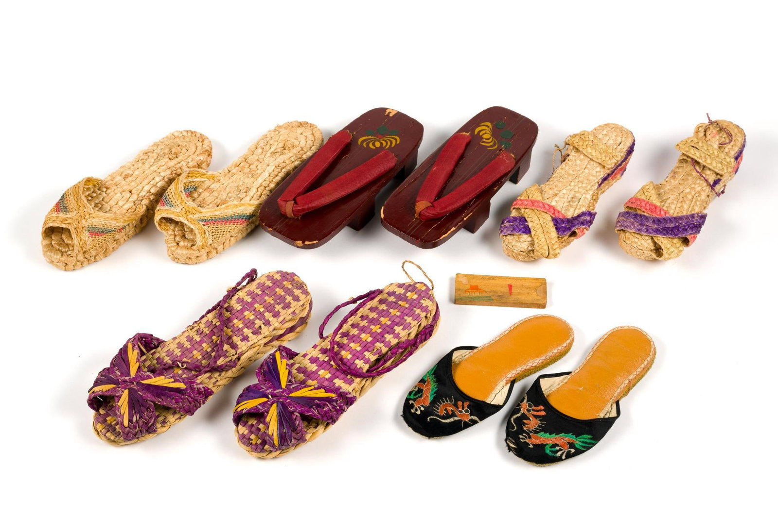 5 Pr WWII-Era Japanese Shoes (1 of 7)