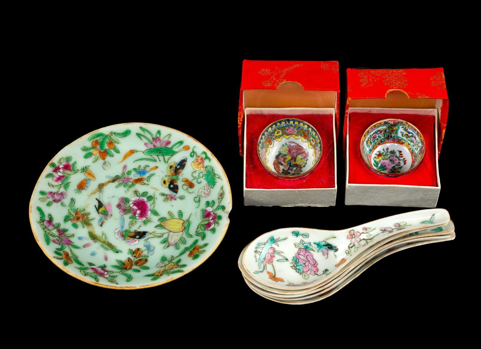 Chinese Antique Porcelain Soup Spoons And Small Pieces (1 of 7)