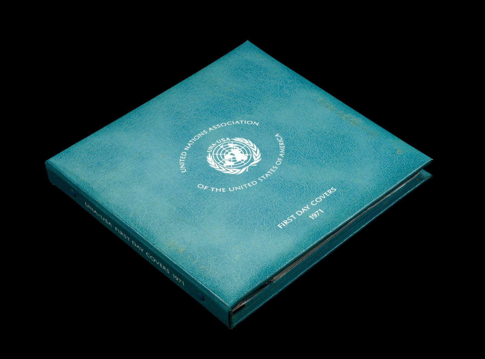 United Nations Association Sterling Silver First Day Covers 1971: The book contains six sterling silver proof medallions with weight of 26.1 grams each.?