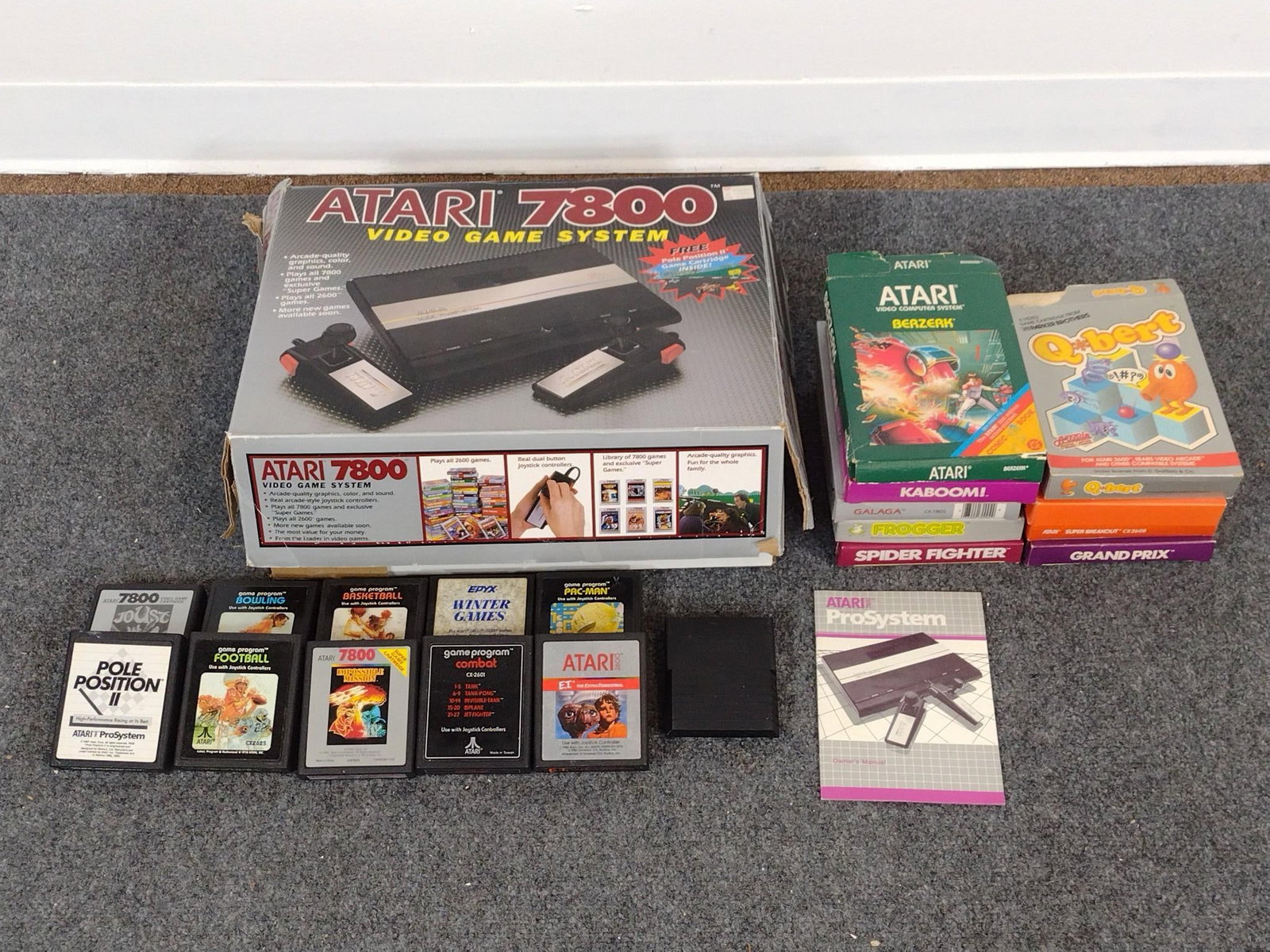 Vintage Atari 7800 Game System & 18 Games (1 of 4)