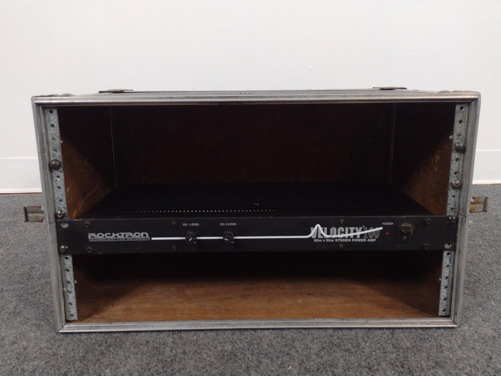 Rocktron Velocity 100 Power Amp (1 of 2)