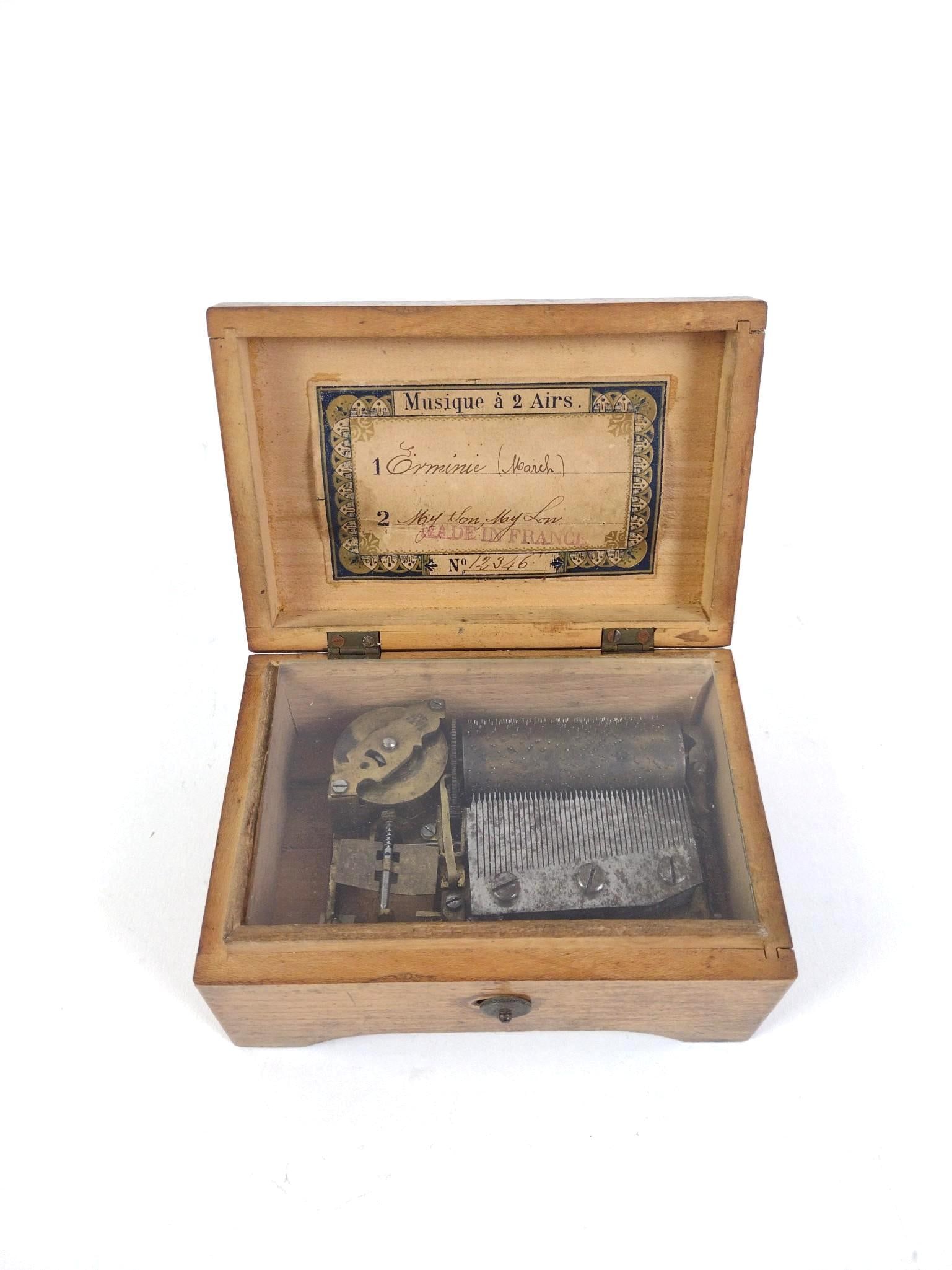 Assorted Vintage Items - 5