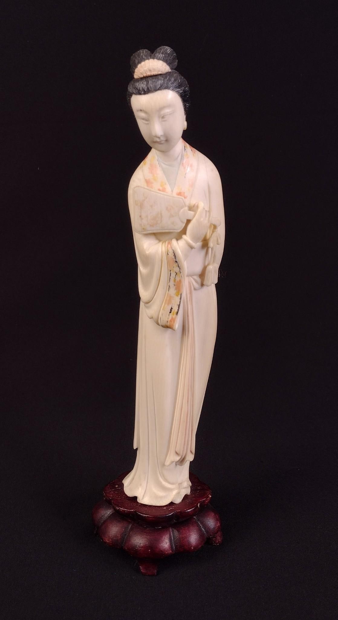 PA RESIDENTS ONLY: Chinese Carved Woman Statue with Base: NOTE: UNDER CURRENT PENNSYLVANIA LAW, IVORY MAY ONLY BE SOLD TO PENNSYLVANIA RESIDENTS. CURRENT GOVERNMENT-ISSUED IDENTIFICATION WITH PROOF OF PENNSYLVANIA RESIDENCY IS REQUIRED. Assumed Qing dyn