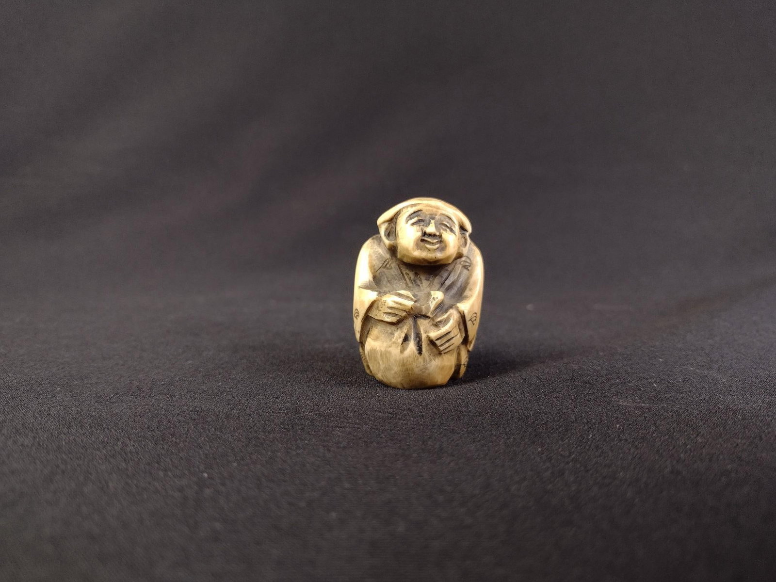 PA RESIDENTS ONLY: Japanese Man Netsuke, Meiji Period (1 of 5)