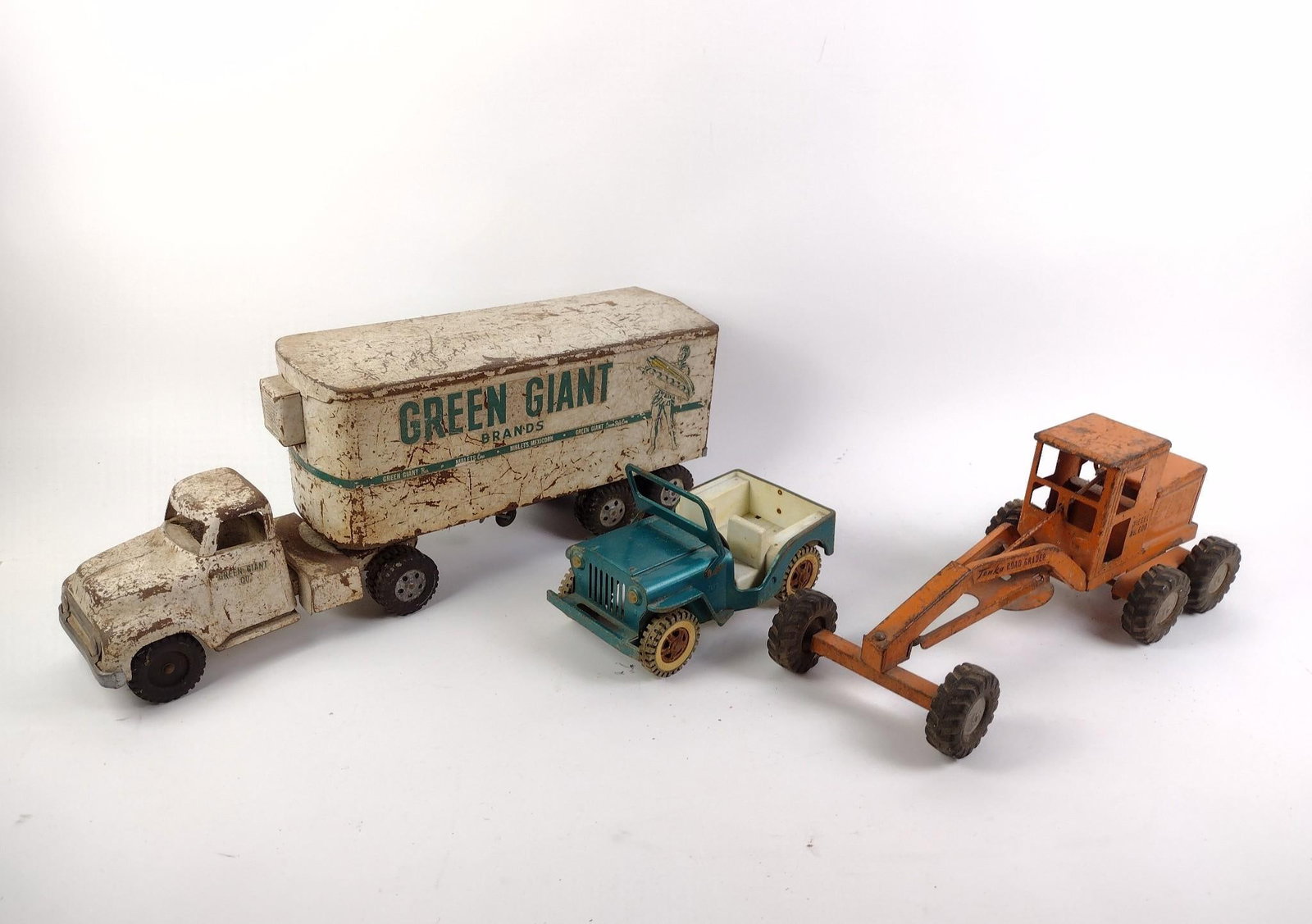 Vintage Toy Vehicles (1 of 4)