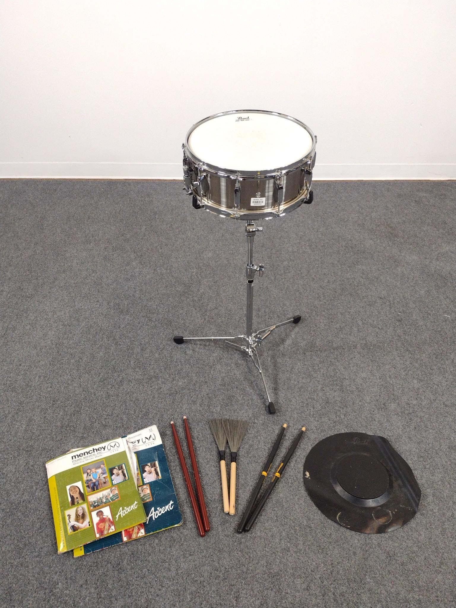 Pearl Drum In Travel Case (1 of 3)