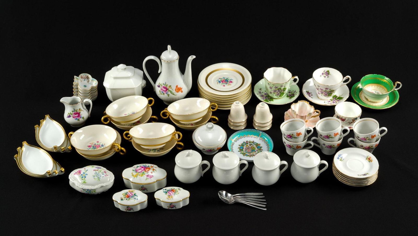 Porcelain Tableware (1 of 6)