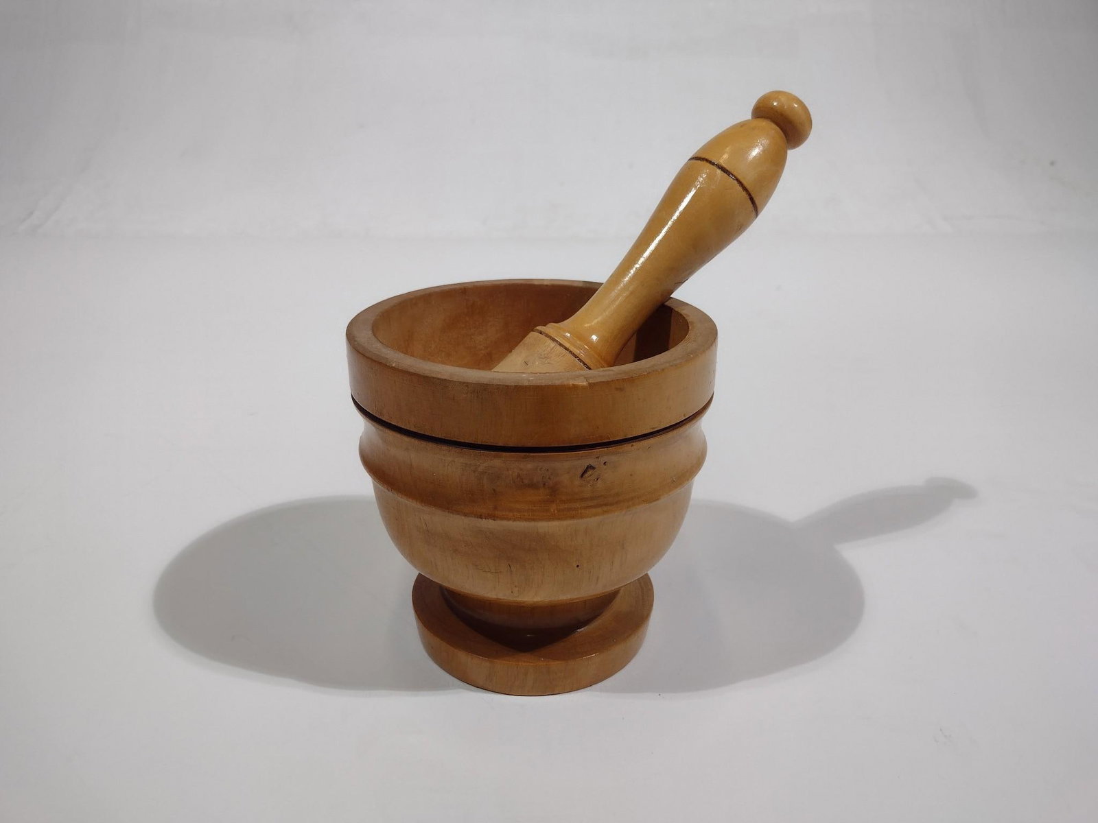 8 Vintage Kitchenware Objects - 6