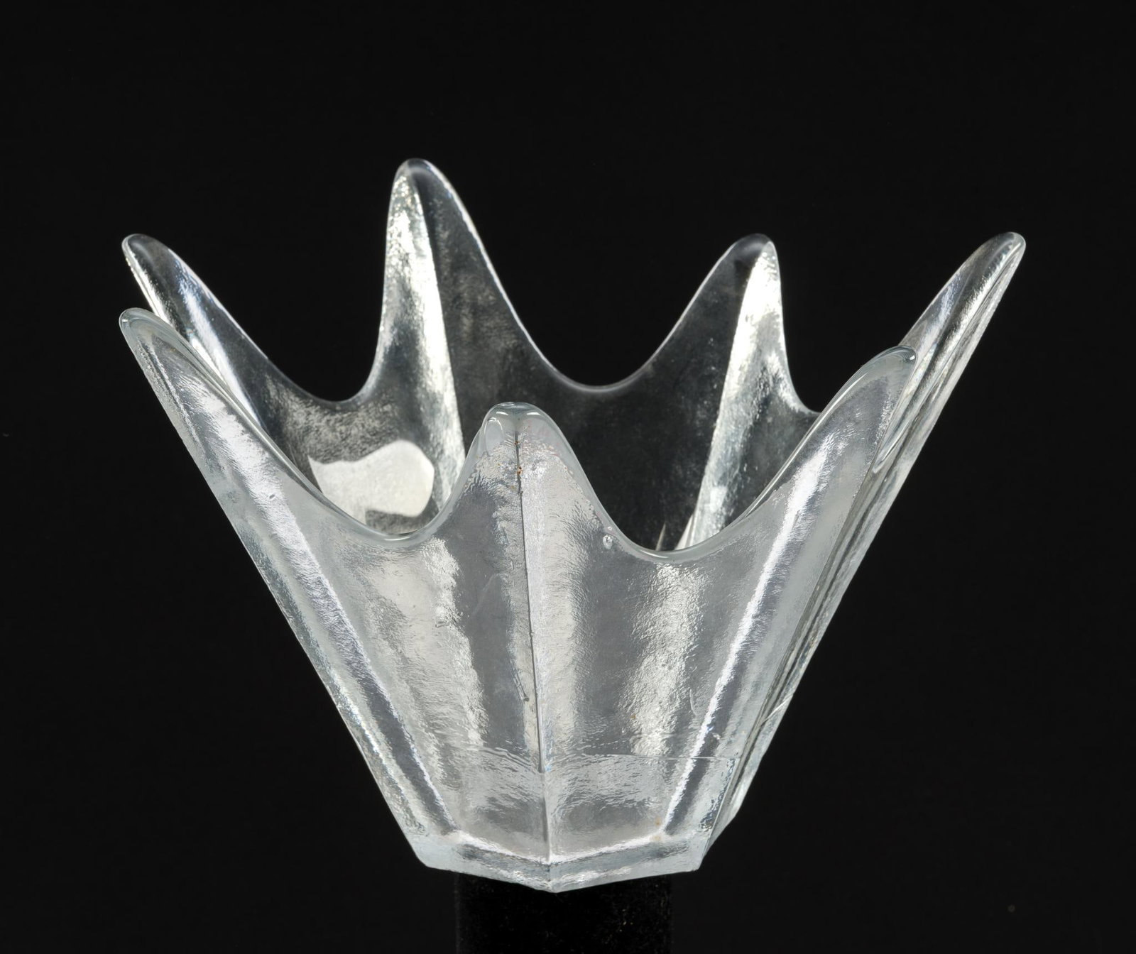 Unsigned Glass Tulip Bowl: No marks. 10" wide x 6" high. 