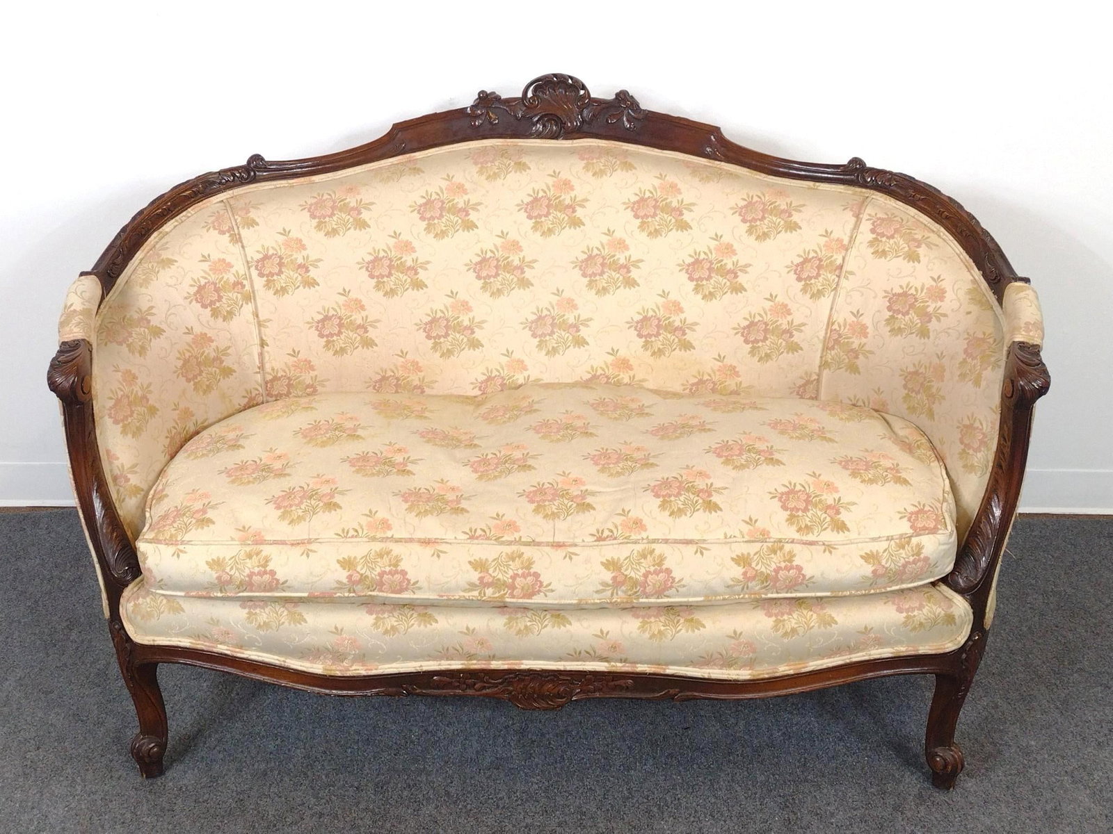 Victorian Settee (1 of 6)