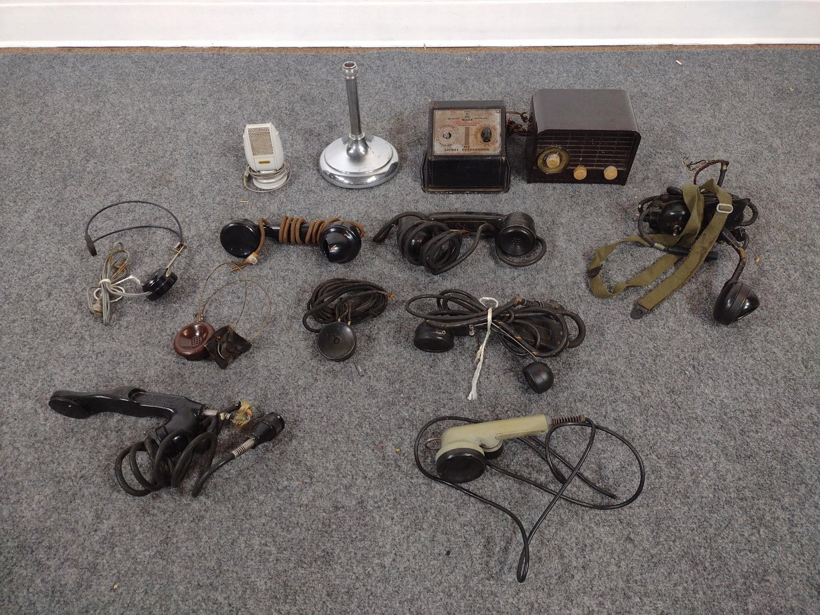 Vintage and Military Radio and Communication Equipment (1 of 8)