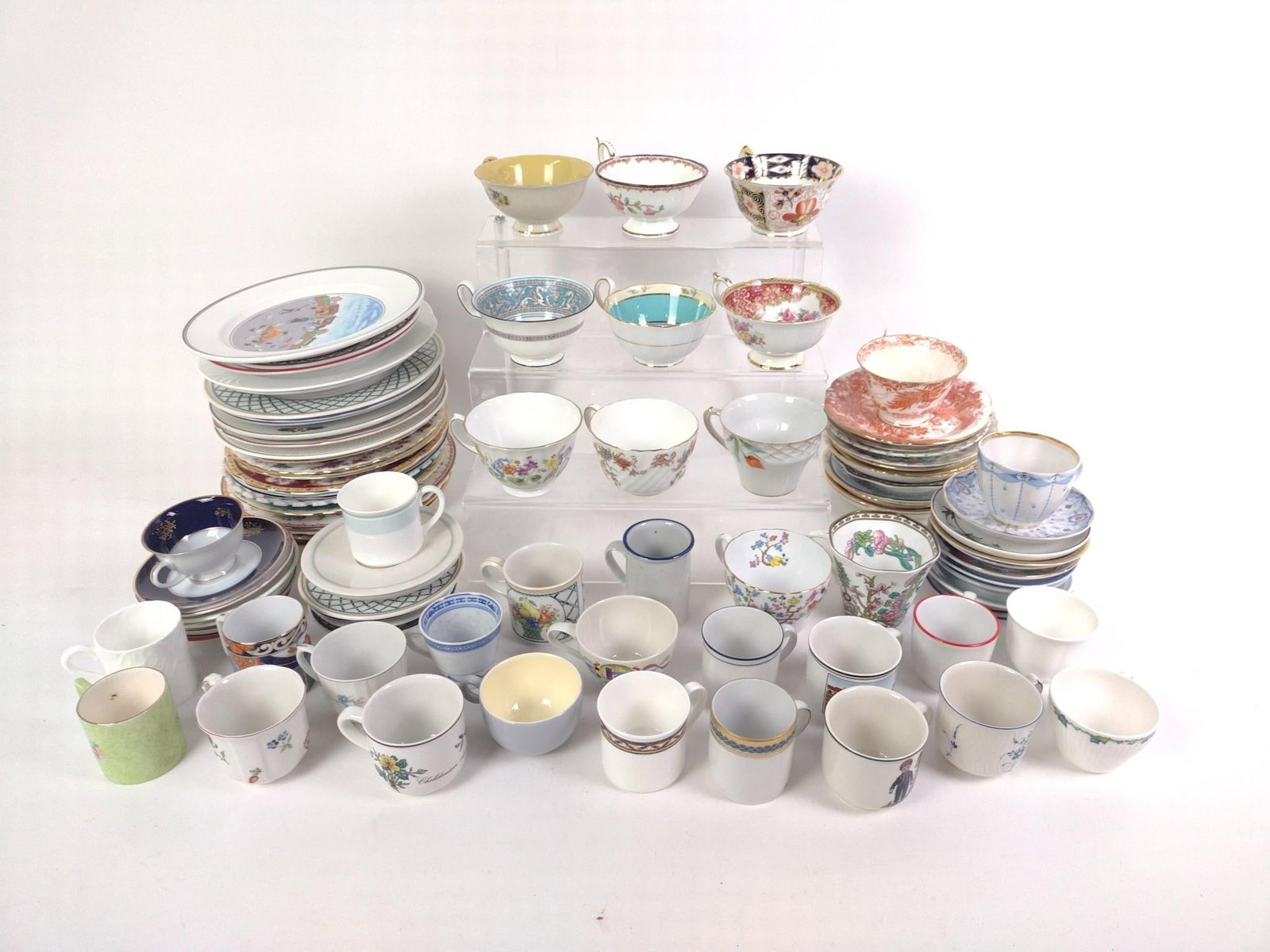90 Teacups, Saucers, and Bread Plates (1 of 4)