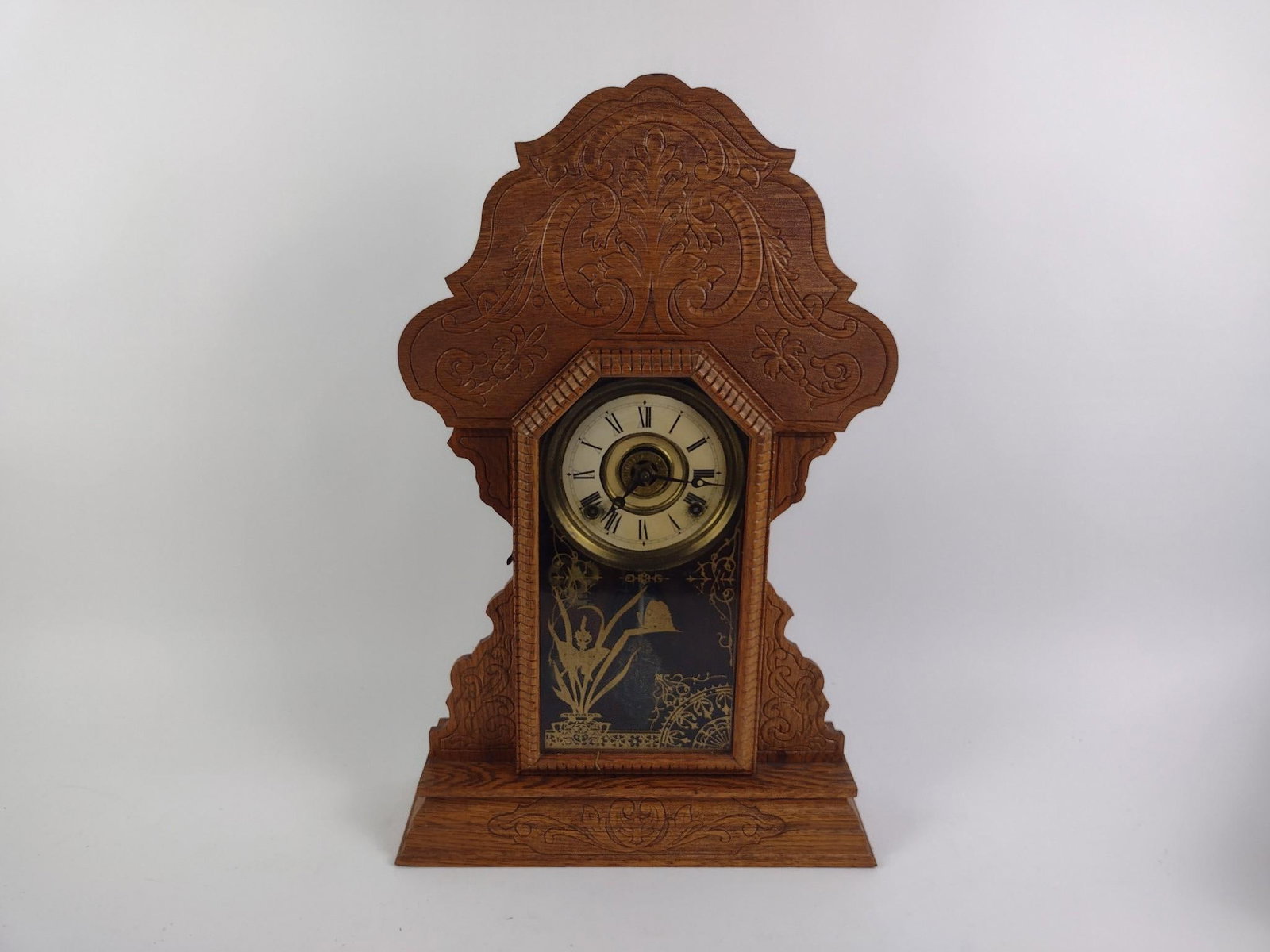E. Ingraham Gingerbread Style Mantle Clock (1 of 3)