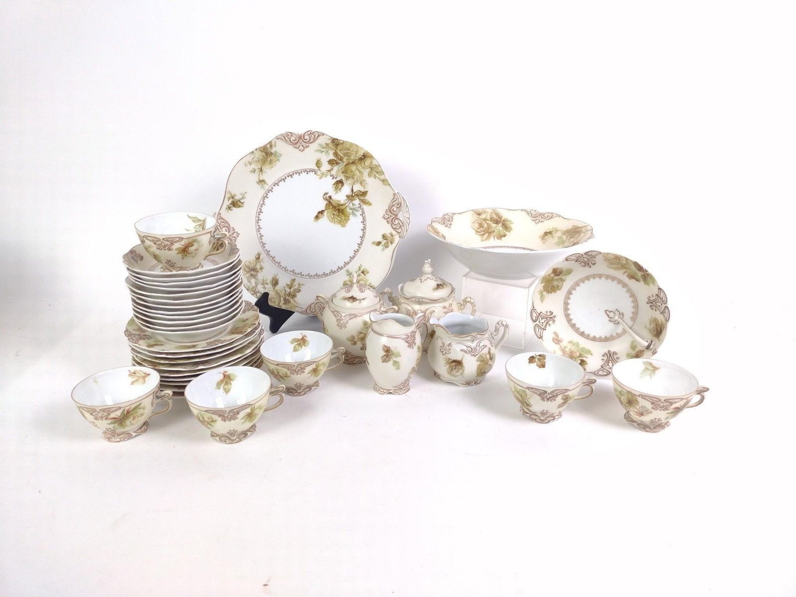 34 Pc Silesia Old Ivory Dinner Service (1 of 10)