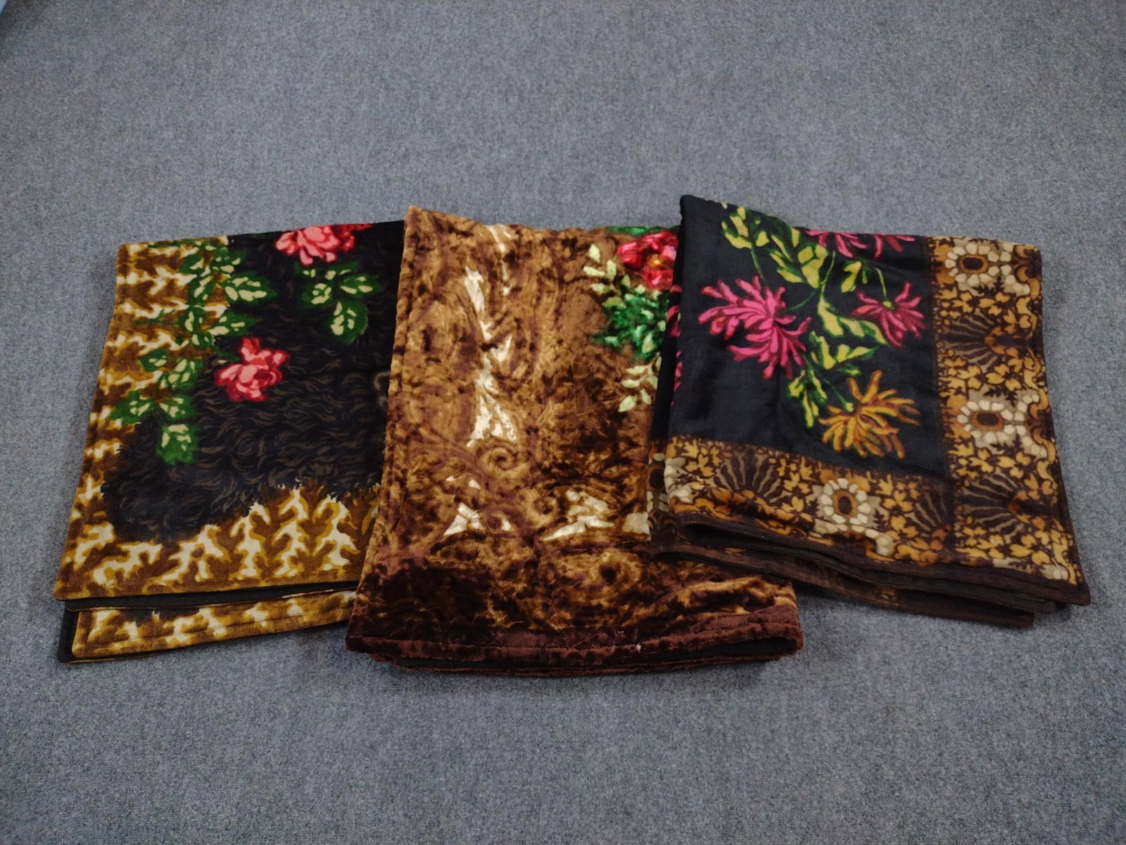 3 Chase Wool Blankets (1 of 5)
