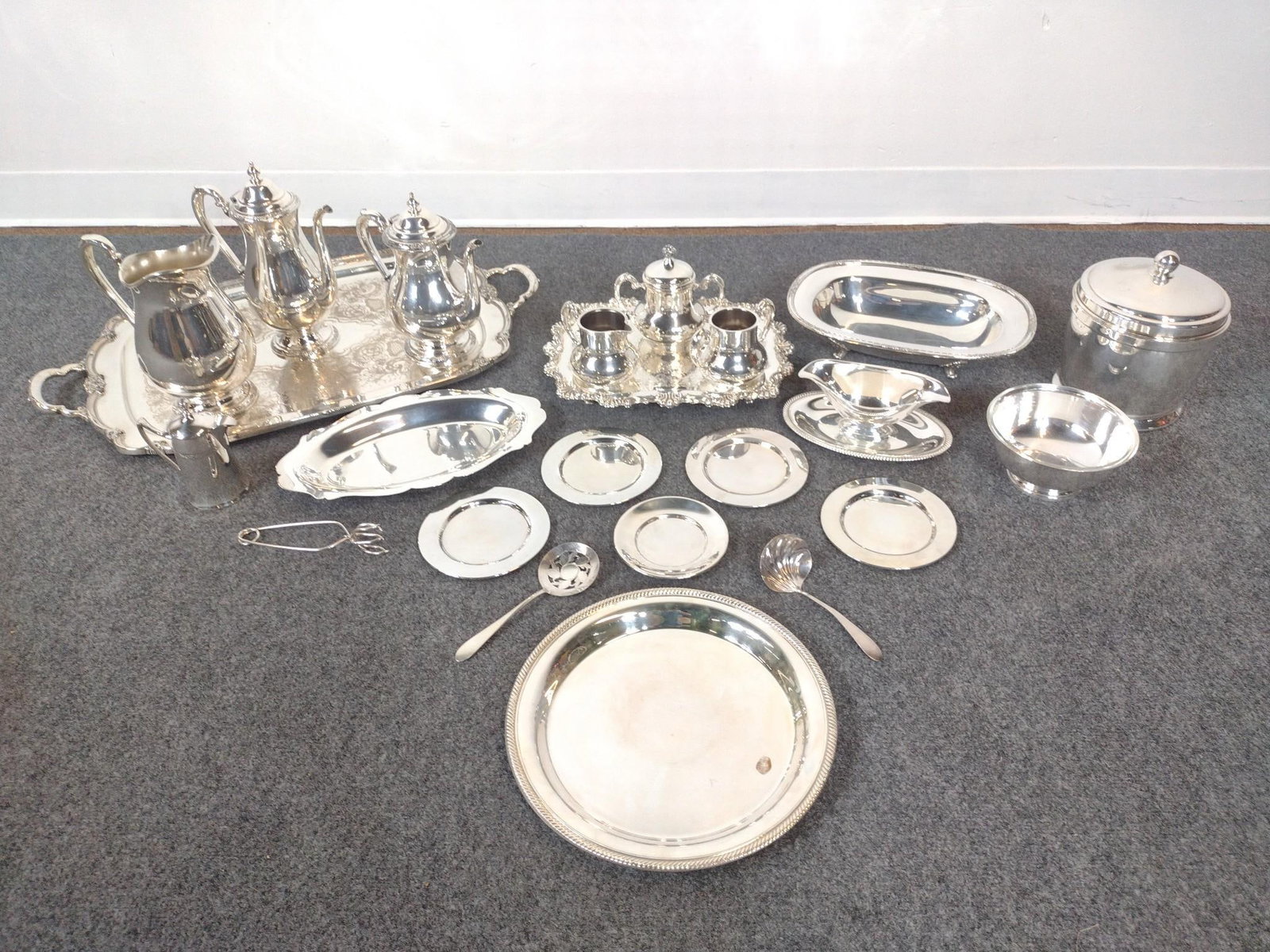 Silverplate Servingware (1 of 5)