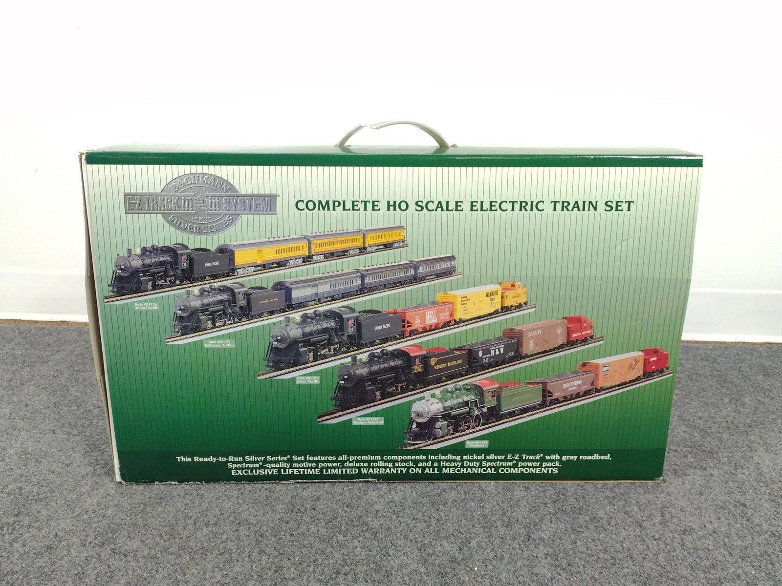 Bachman Silver Series H-O Scale Electric Train Set (1 of 3)