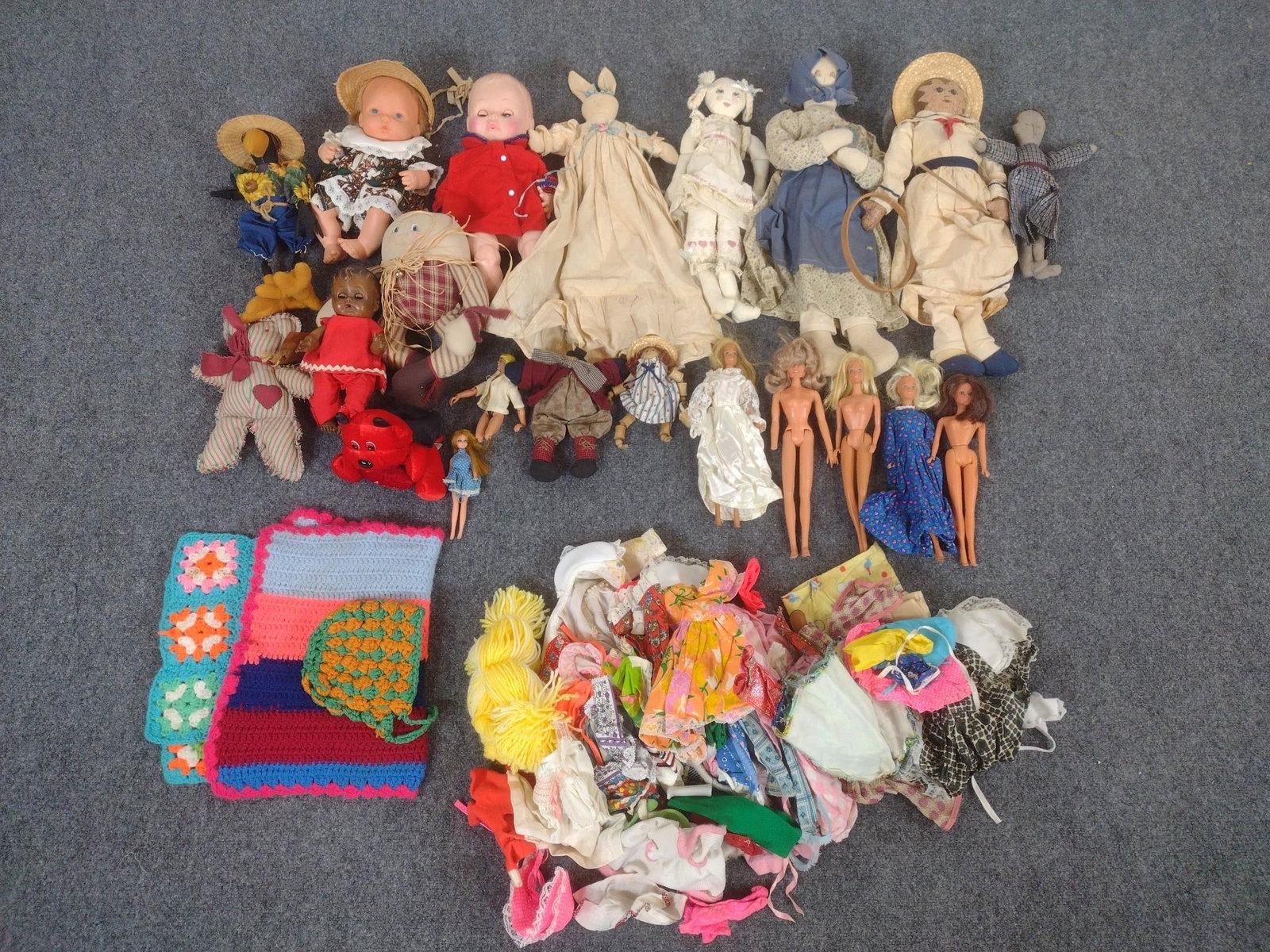 Assorted Vintage & Modern Dolls (1 of 6)
