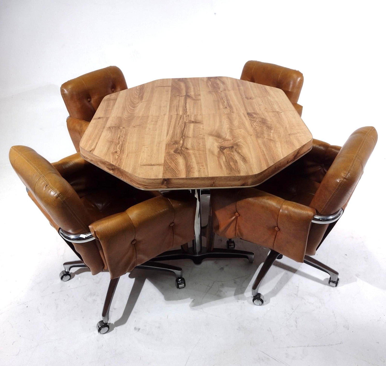 Chromcraft Corp. Dining Table & Chairs (1 of 4)