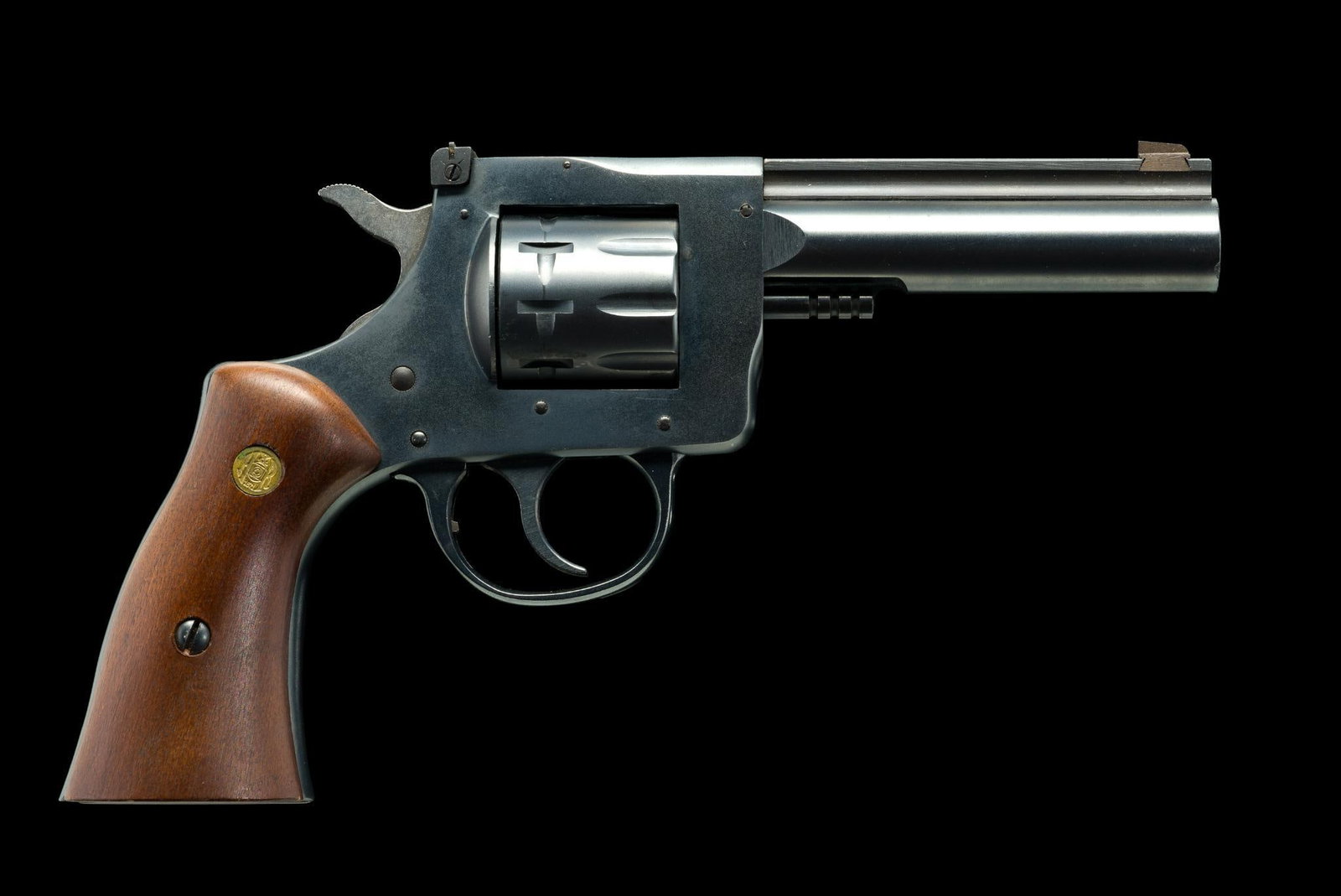 H&R Model 904 Double Action Revolver, Cal. 22 lr: Serial No. AX160632 The Harrington & Richardson Model 904 is a popular, affordable double action revolver featurng a 9-shot swing out cylinder and a 4" heavy barrel. Adjustable rear sight. Factory