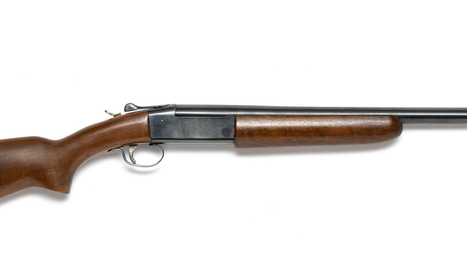 Winchester Model 37 Single Shot Shotgun, Cal. 20 Ga: Serial No. NSN Offered is a Winchester Model 37 single-shot shotgun, a classic American sporting arm produced by the Winchester Repeating Arms Company from 1936 through 1963. Designed as a durable and