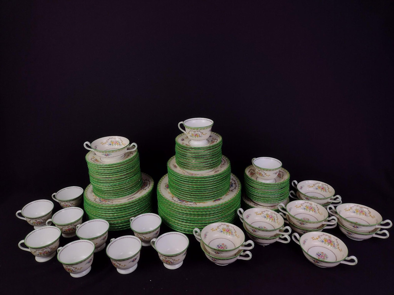 Minton "Lady Hamilton" Dinner Service (1 of 10)