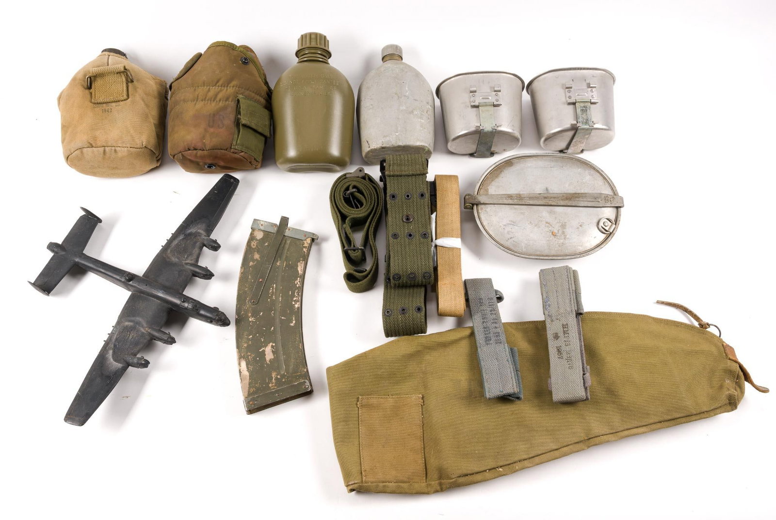 U.S. Military Gear Incl. Mess Kits & Canteens (1 of 5)