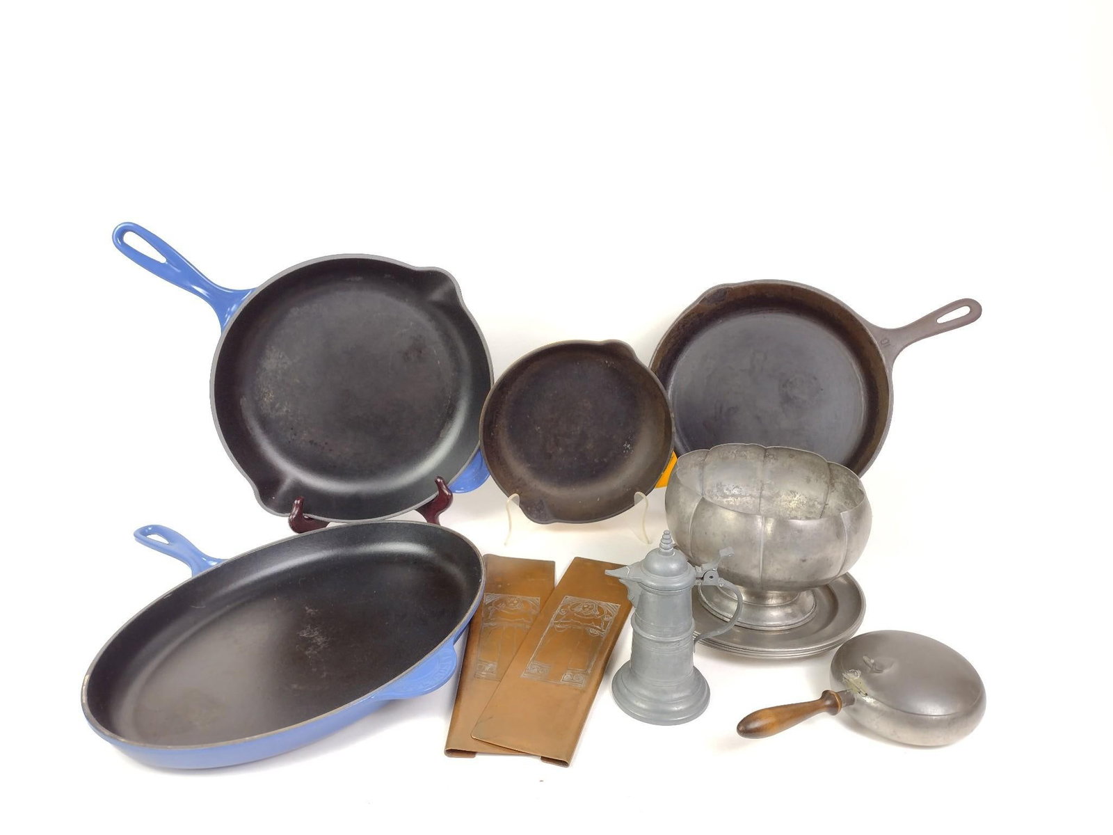 4 Cast Iron Pans & Antique Pewter (1 of 14)