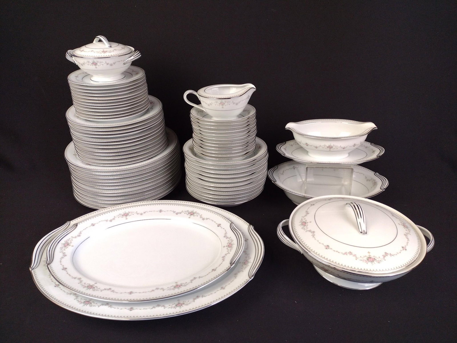 Noritake China "Fairmont" Dinner Service (1 of 6)