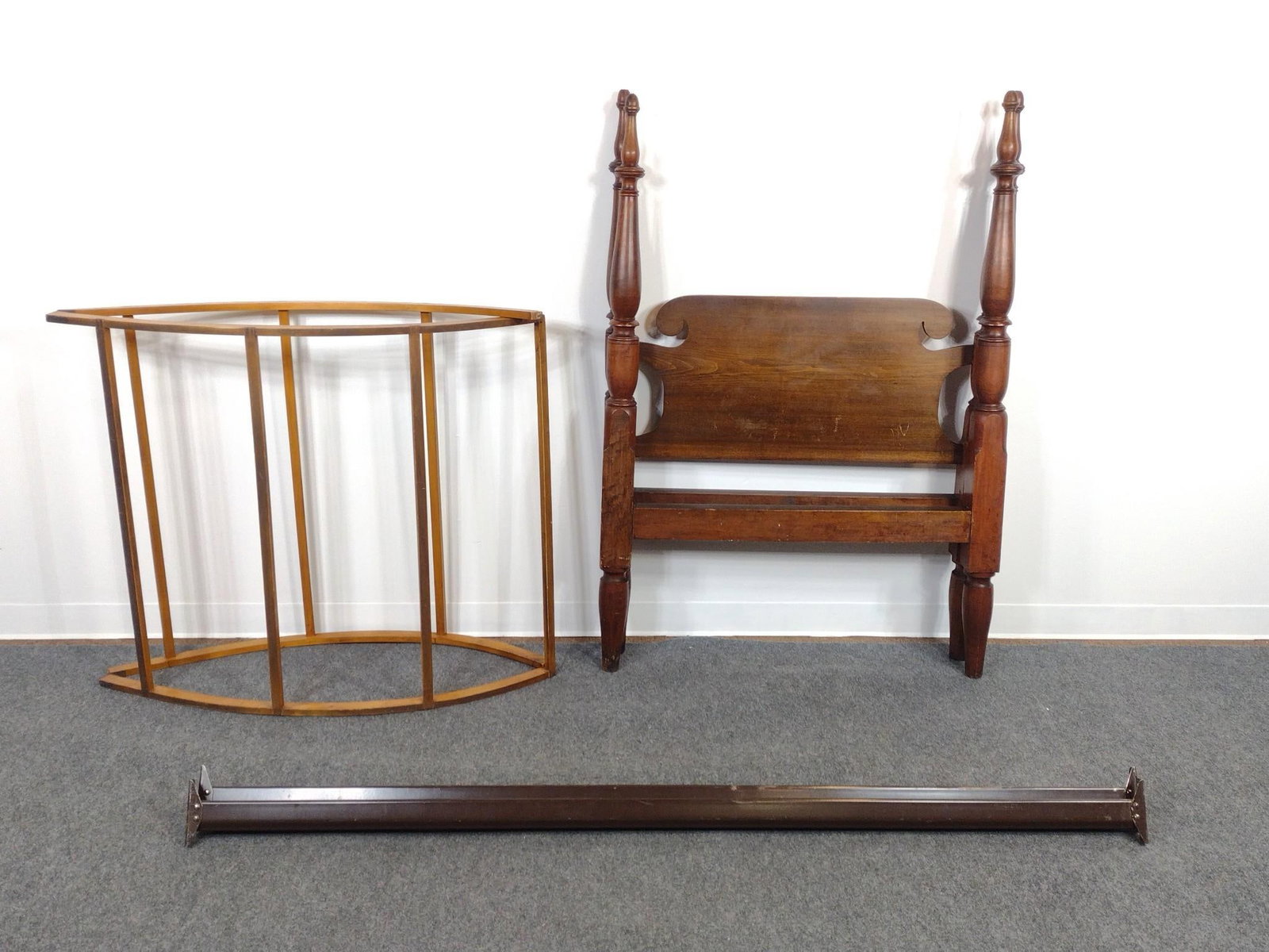 Canopy Bed (1 of 2)
