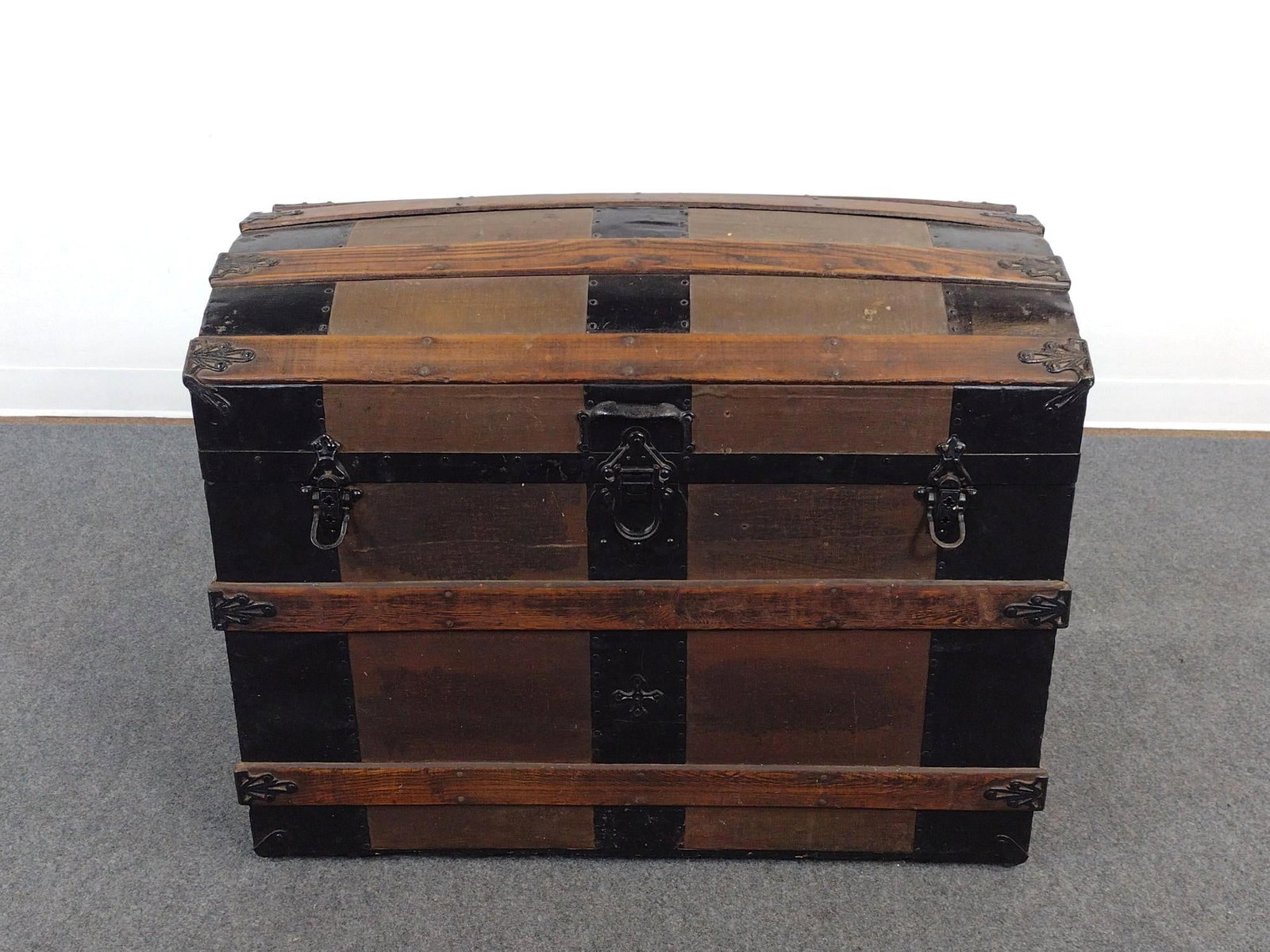 Barrel Top Trunk (1 of 4)