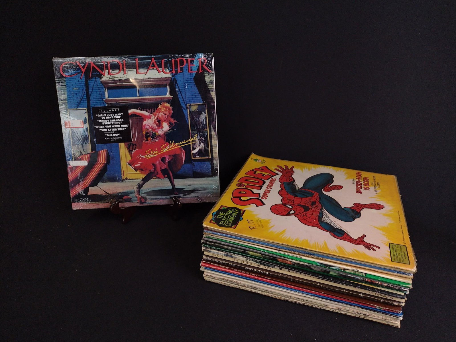 26 Vinyl Records Incl. First Pressings of James Brown & Cyndi Lauper (1 of 7)