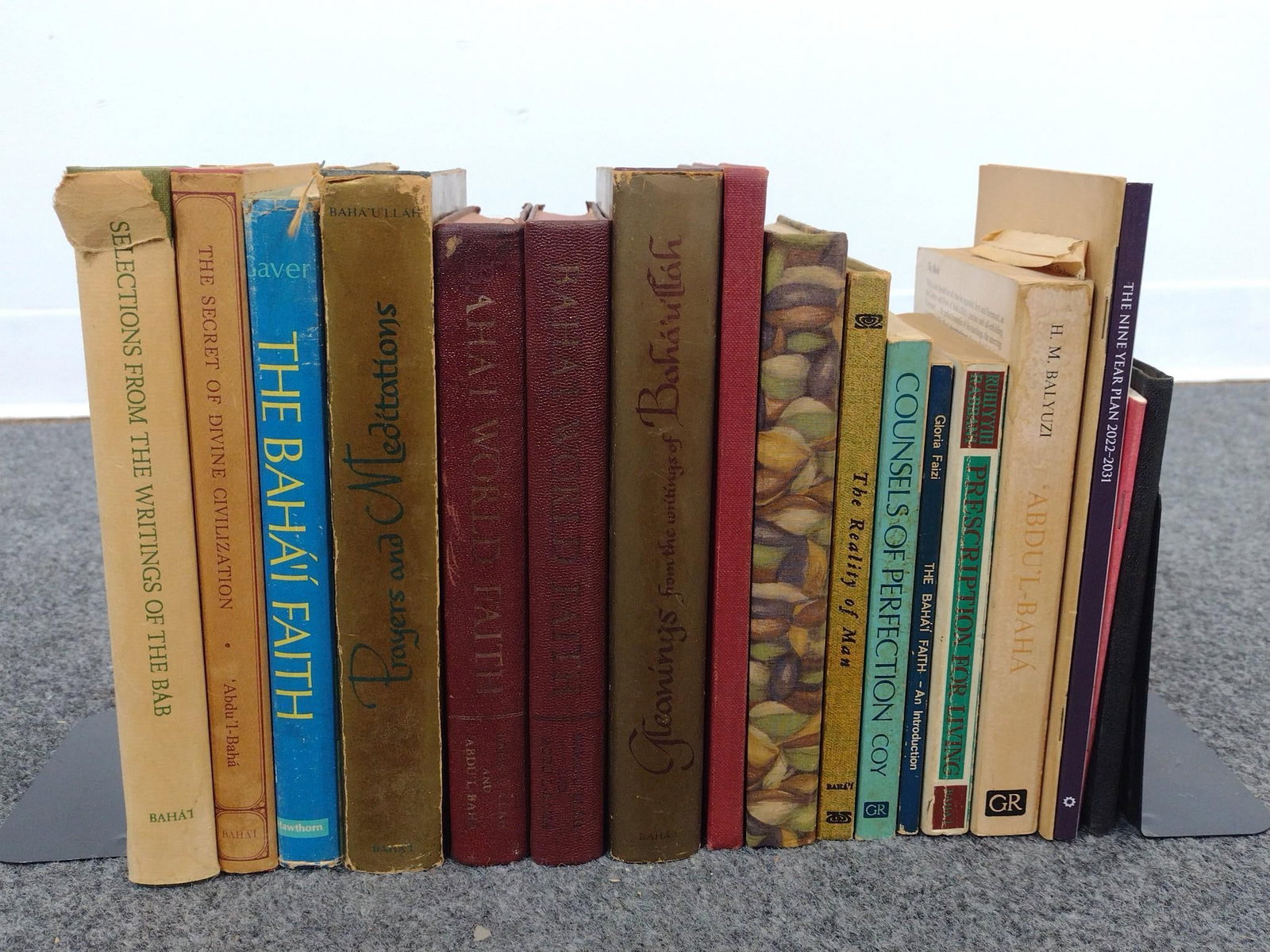 18 Vintage Books & Pamphlets About The Bahá?í Religion (1 of 4)
