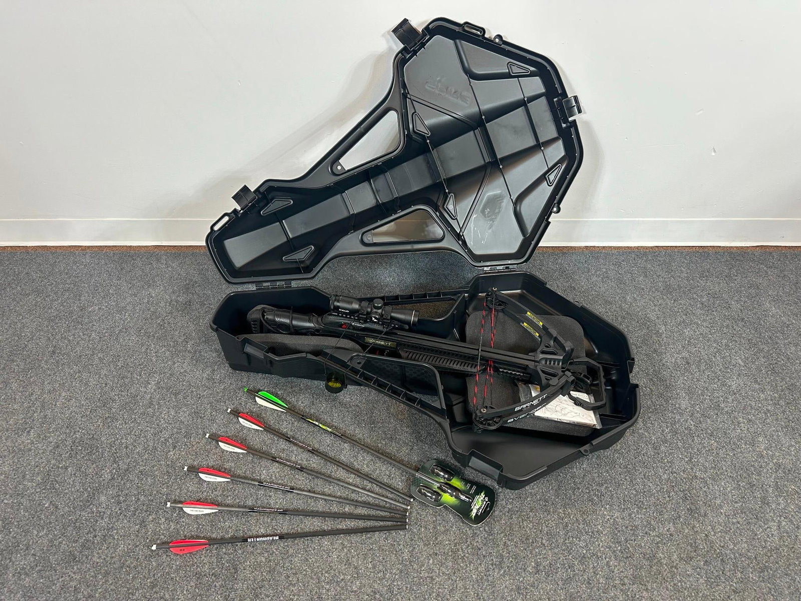 Barnett Avenger Crossbow (1 of 2)