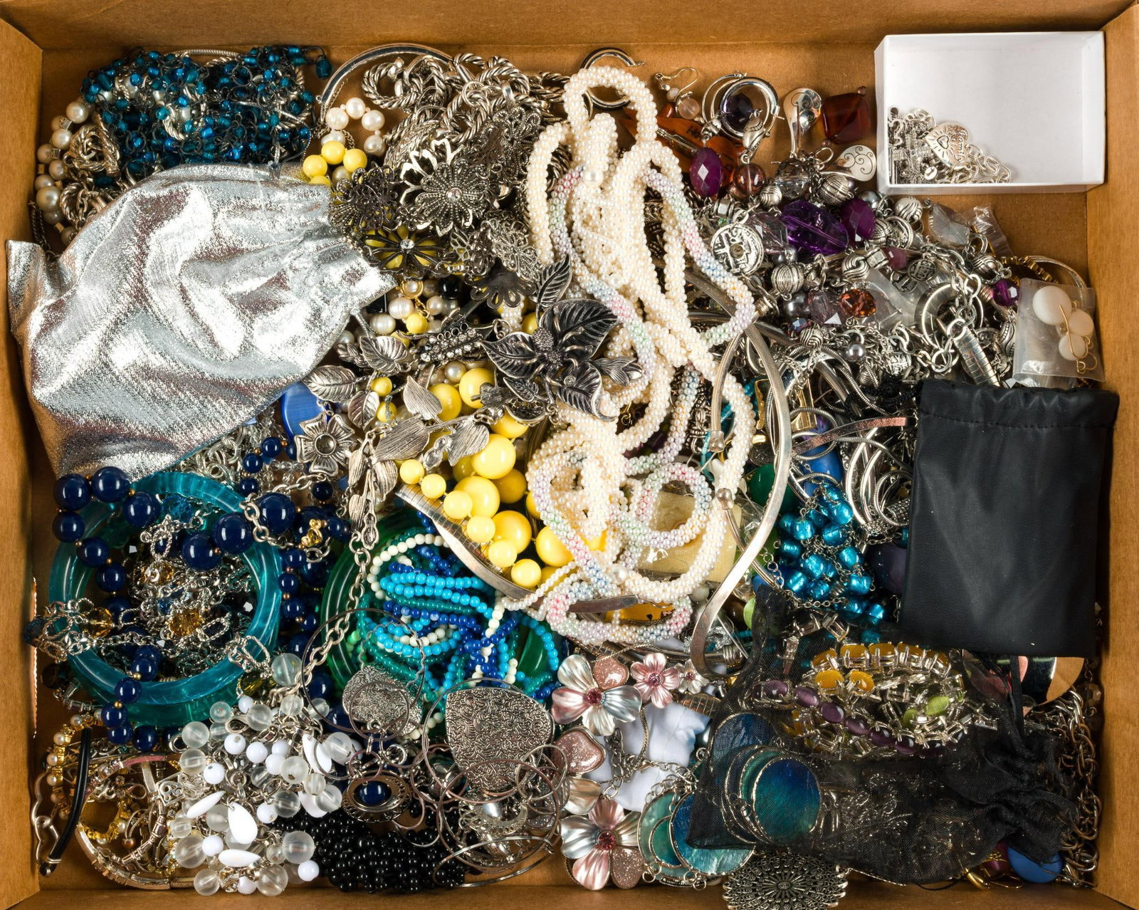 Vintage and Costume Jewelry (1 of 5)