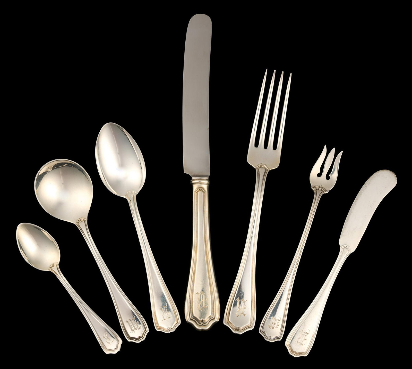 100 Pieces Reed & Barton Hepplewhite Sterling Silver Flatware Service - 3